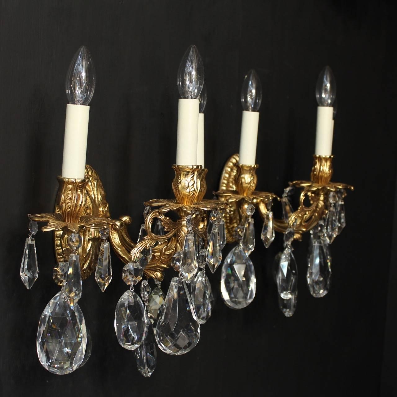 Italian Pair of Gilded Bronze and Crystal Wall Lights For Sale 3