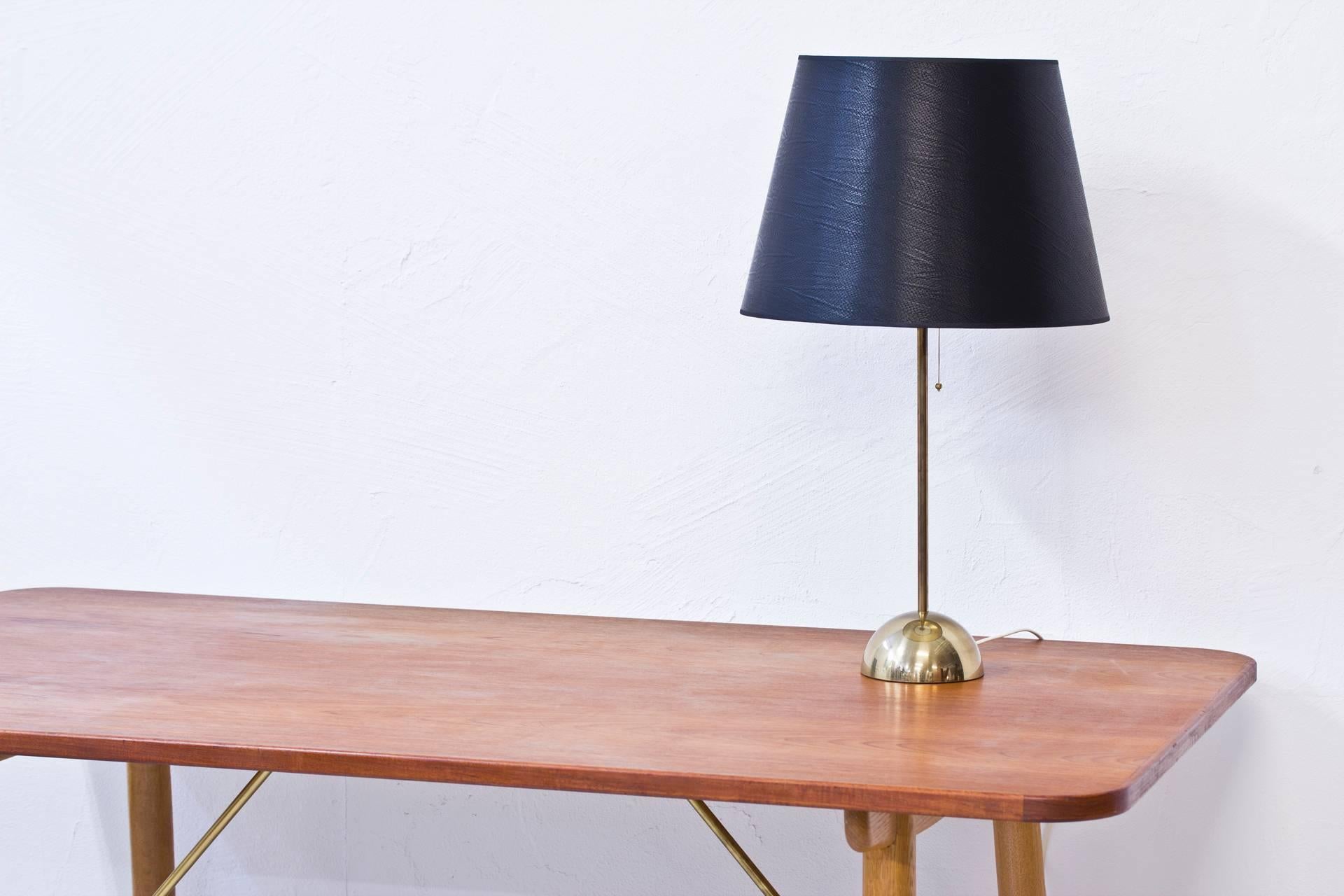1960s Scandinavian Brass Table Lamp by Bergboms In Good Condition In Hägersten, SE