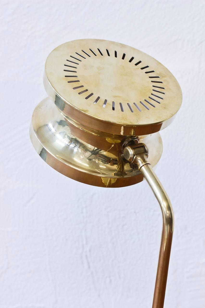 1960s Scandinavian Brass Table Lamp by Tyringe Konsthantverk In Good Condition For Sale In Hägersten, SE