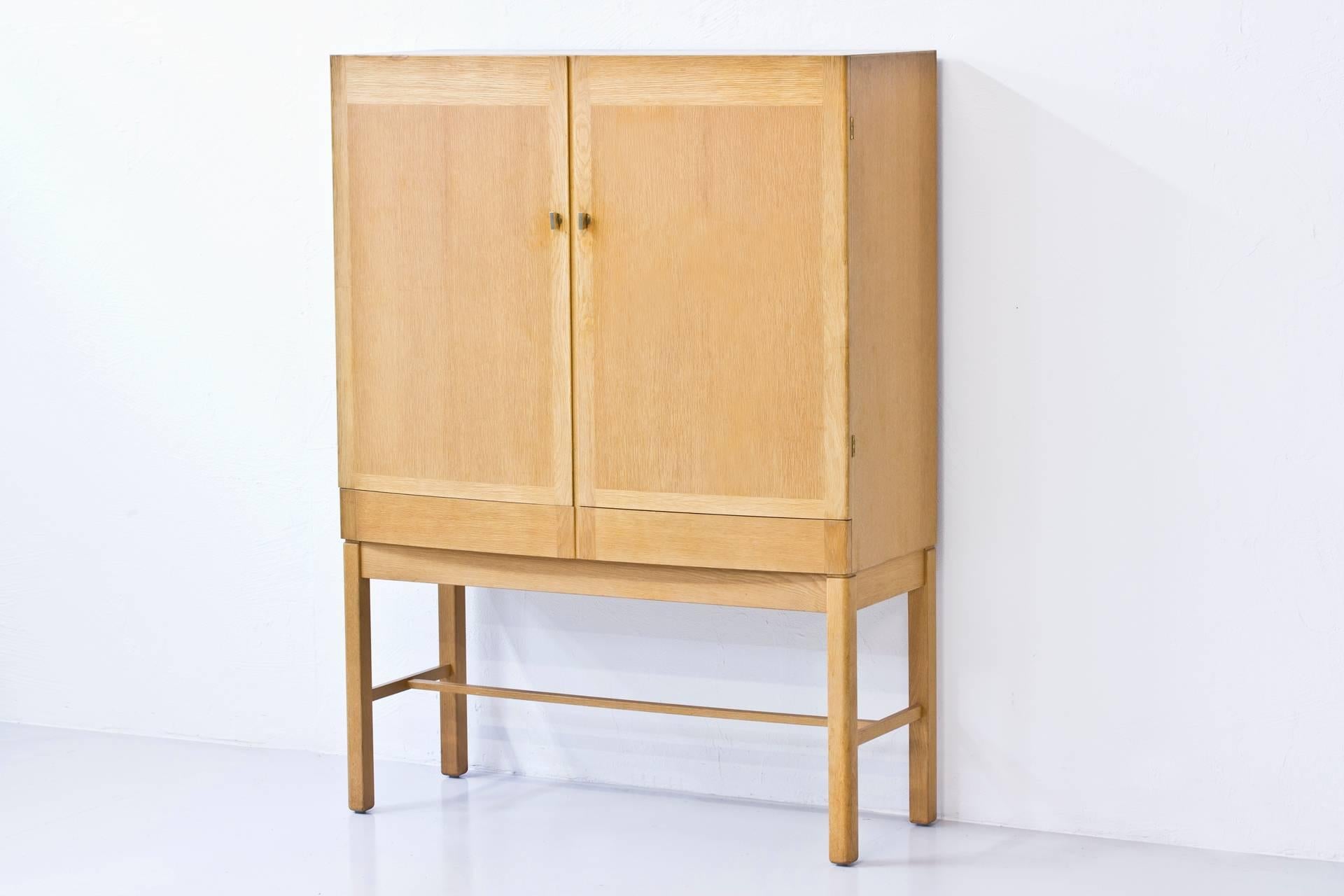 Mid-20th Century Swedish 1960s Oak Cabinet by Gunnar Myrstrand