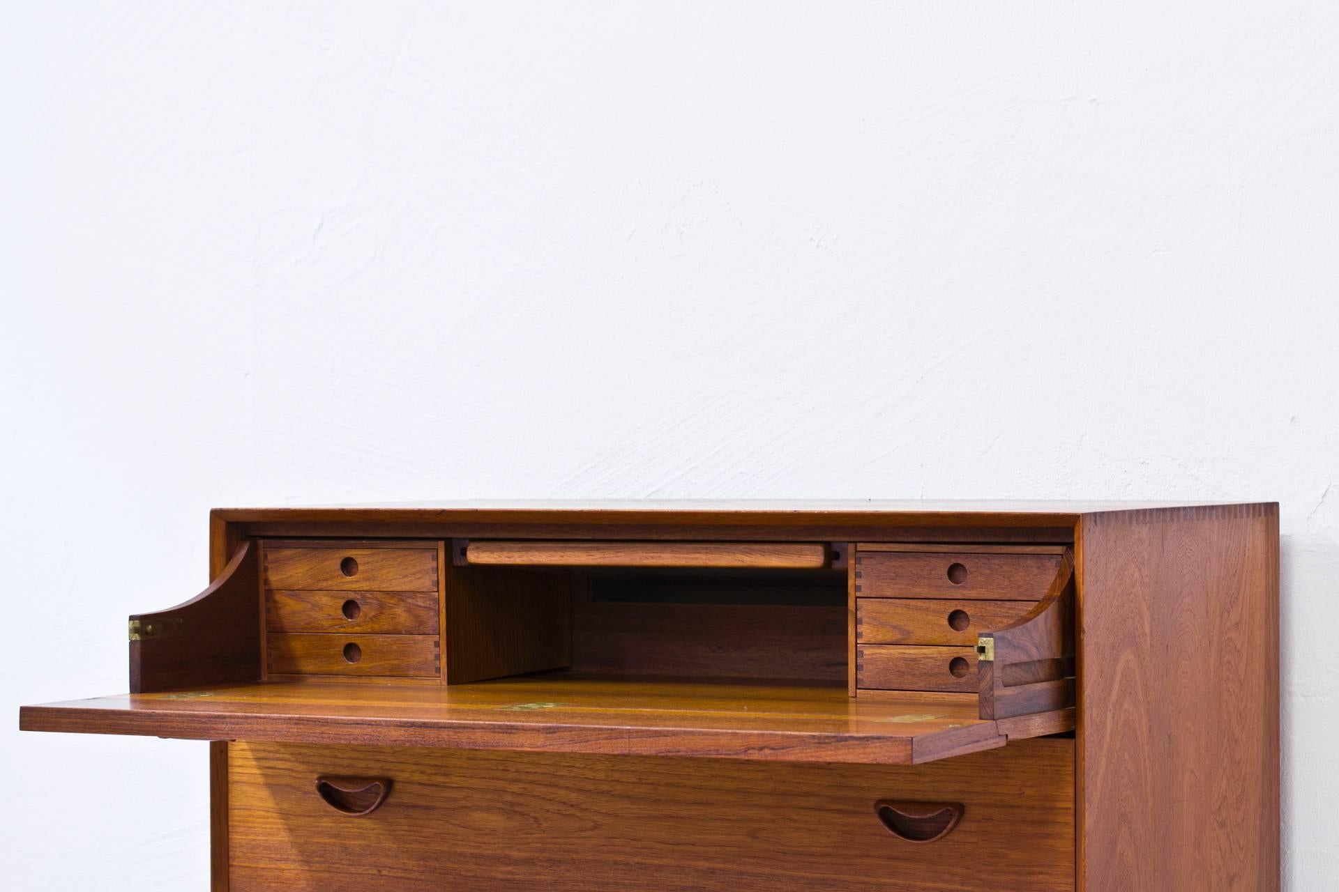 Mid-20th Century Dresser with Built in Vanity by Hvidt & Molgaard