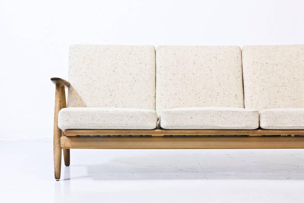 Oak GE-240 Three-Seat Sofa by Hans J. Wegner
