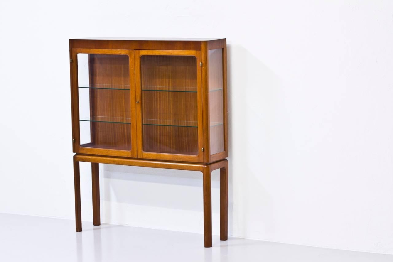 Scandinavian Modern 1940s Display Cabinet by Carl Axel Acking