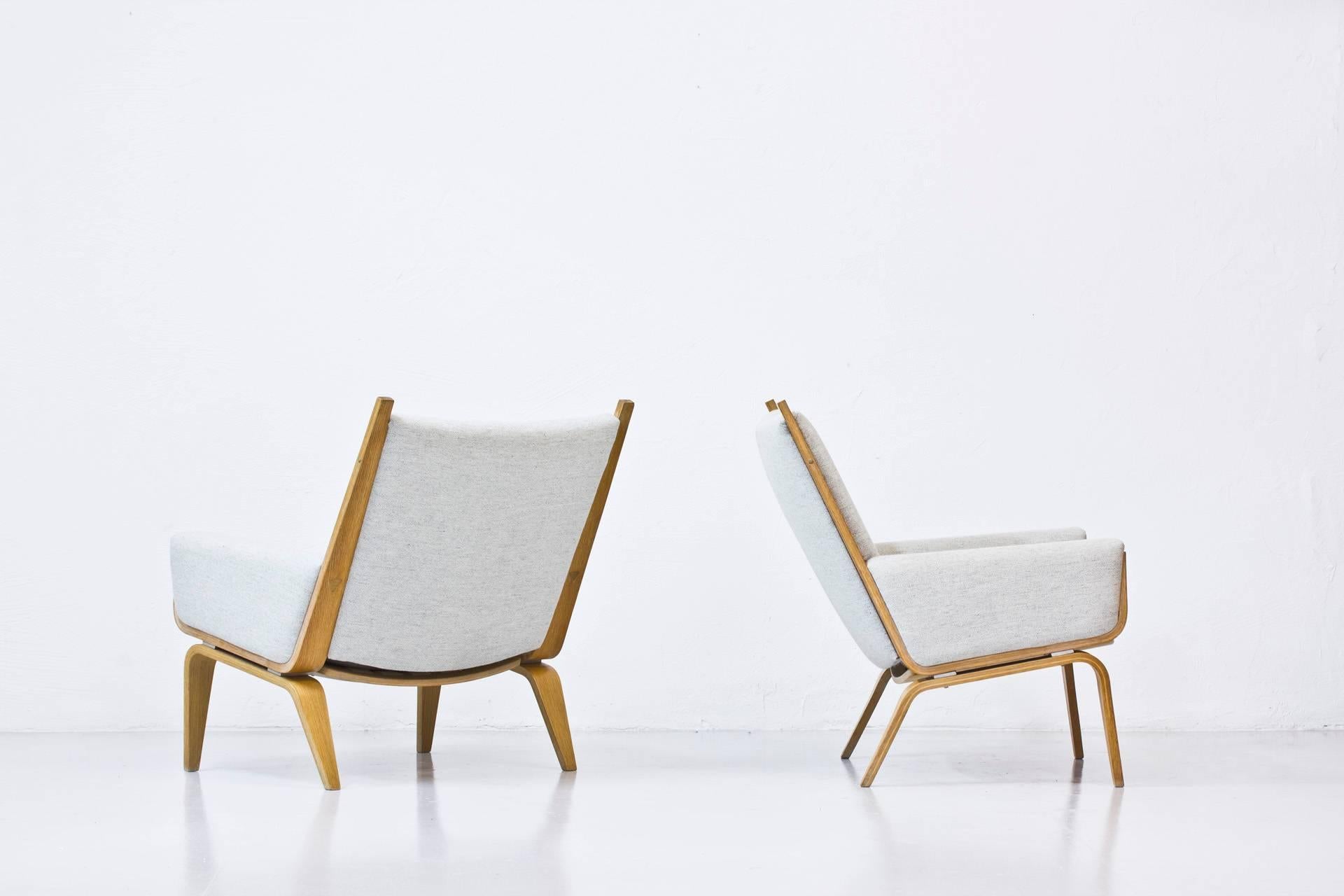 Pair of lounge chairs, model 