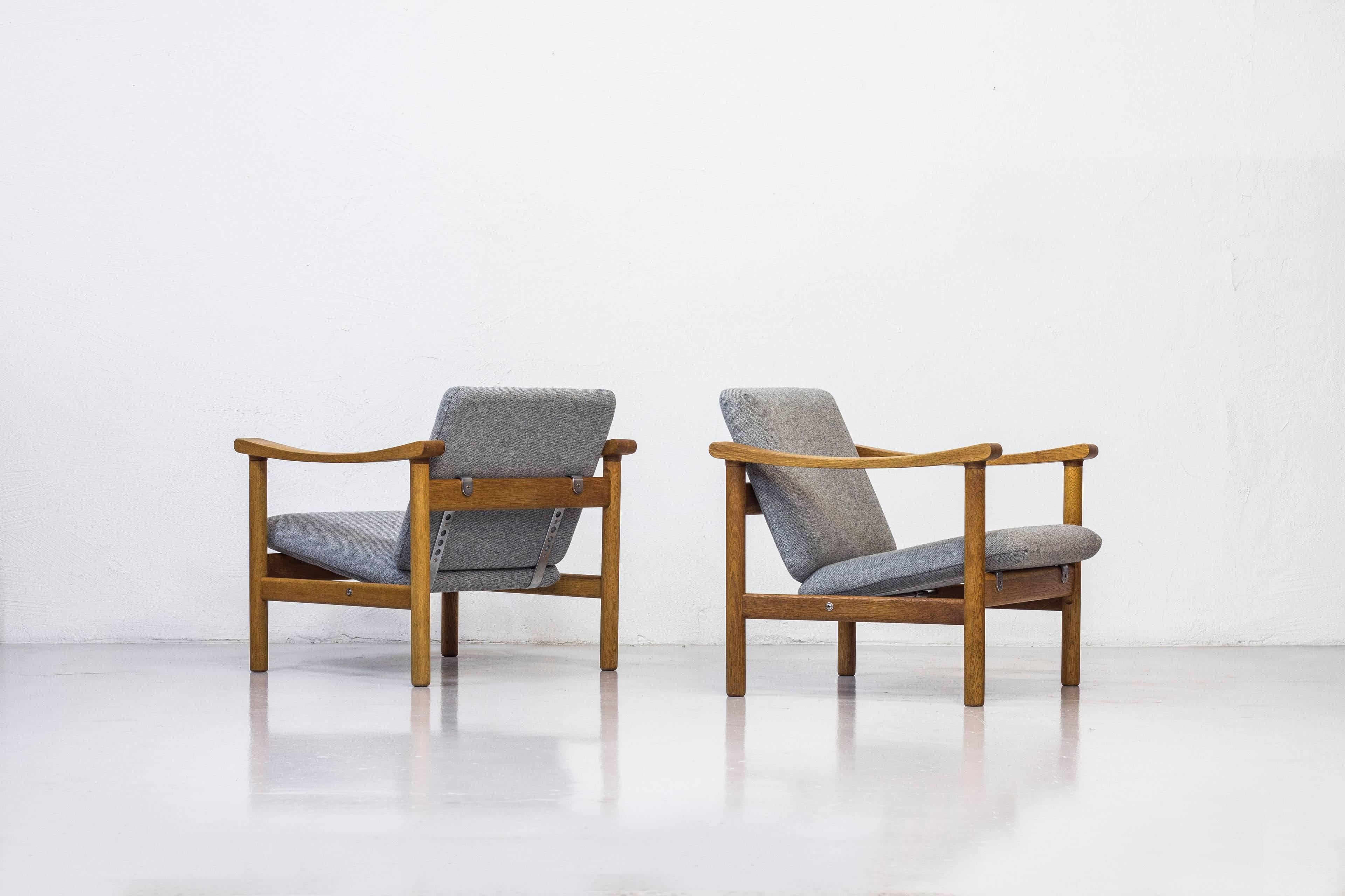 Pair of GE 280 Easy Chairs by Hans J. Wegner 1