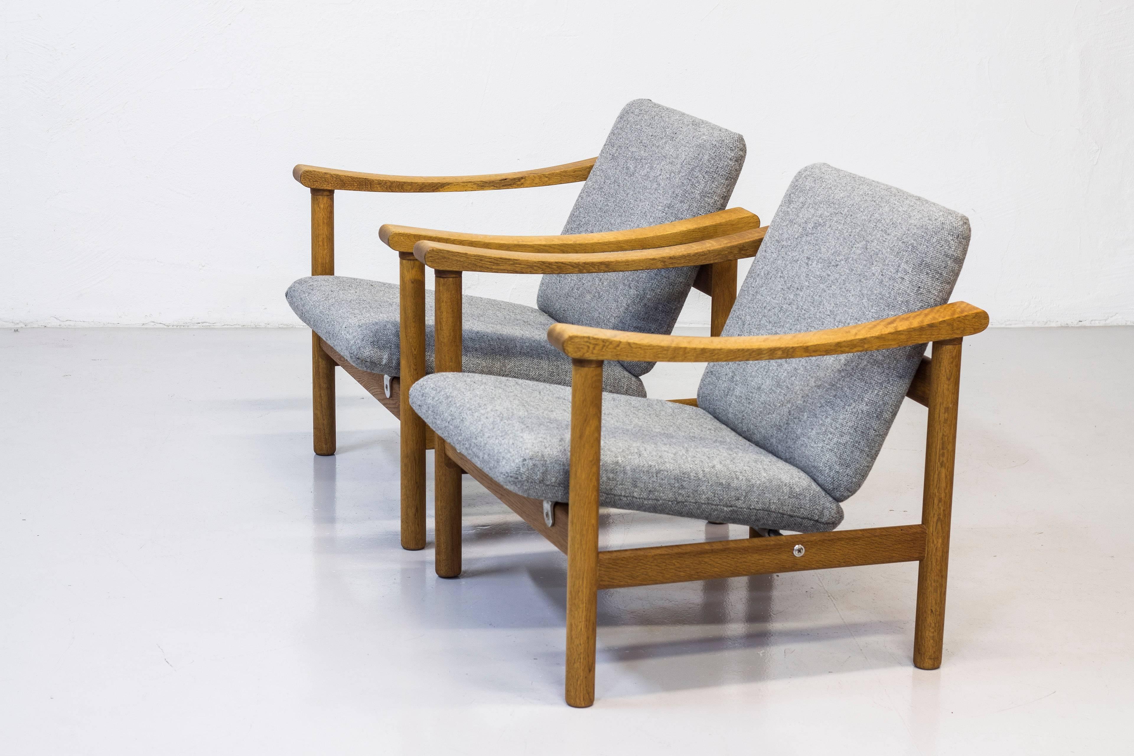 Scandinavian Modern Pair of GE 280 Easy Chairs by Hans J. Wegner