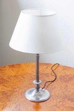 Lámpara de mesa modelo 6937, diseñada por Harald Elof Notini. Producido por Arvid Böhlmark
