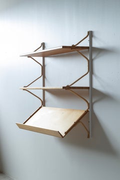 Étagère murale en bouleau et pin, signée Bruno Mathsson. Firma Karl Mathsson, Suède, 1967