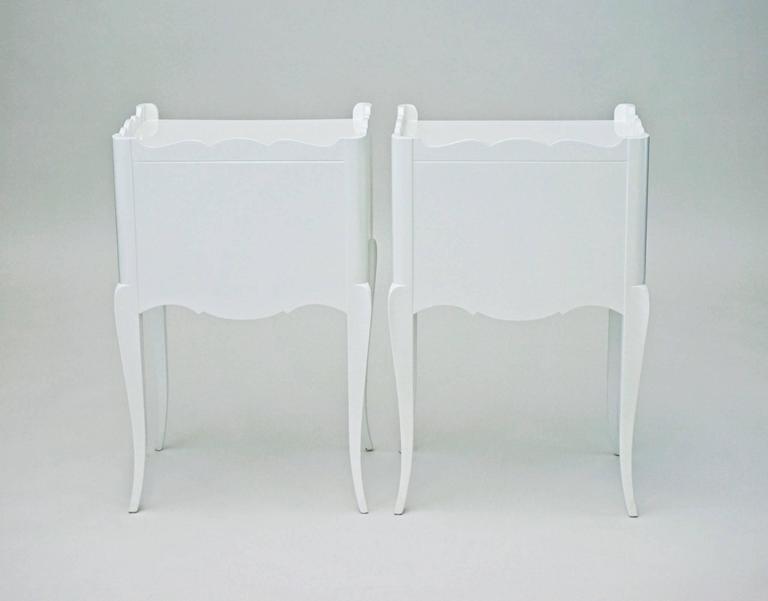 Pair of White Lacquered Frenchstyle Side Tables For Sale at 1stDibs