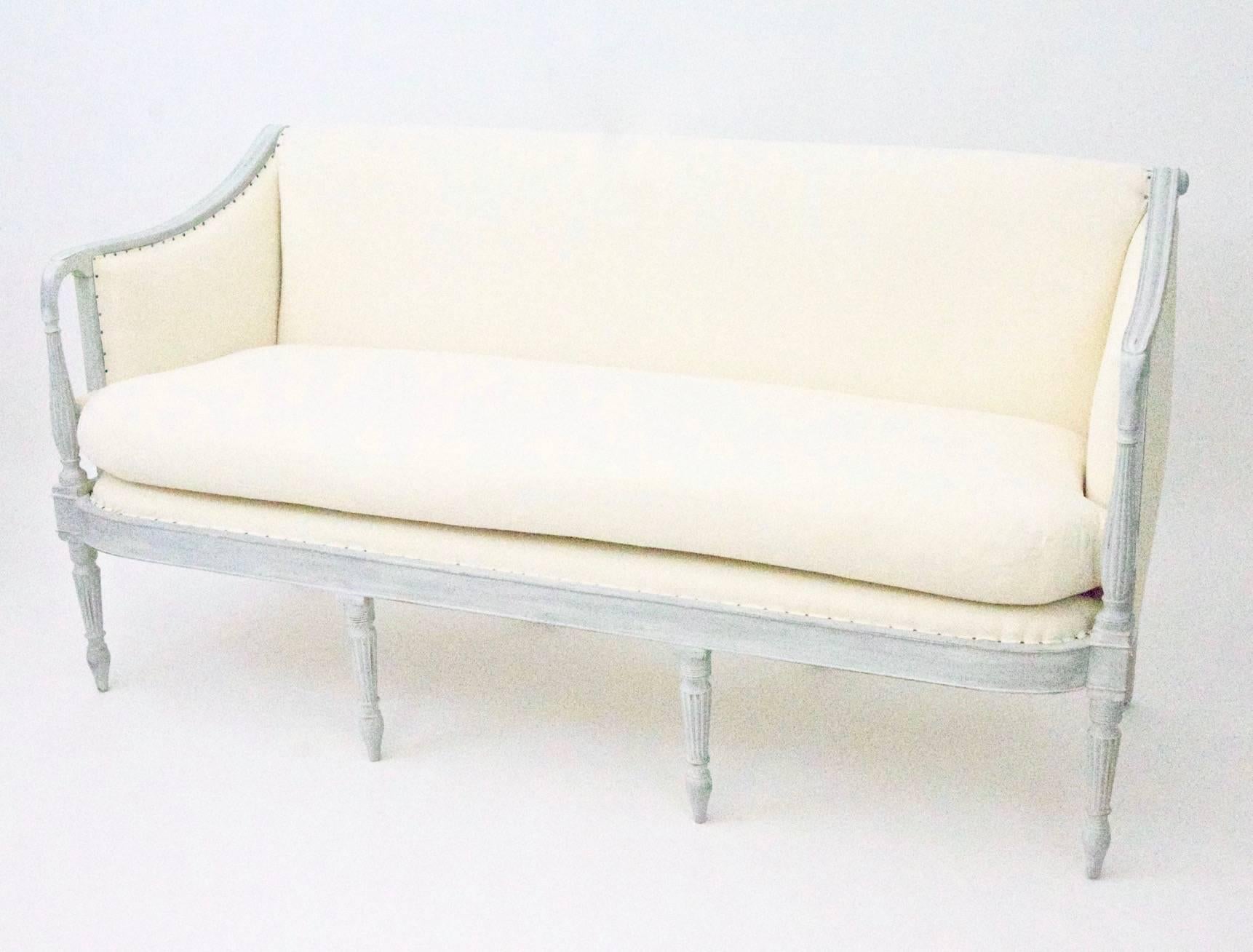 American Federal Sofa with Carved Fluted Detailing