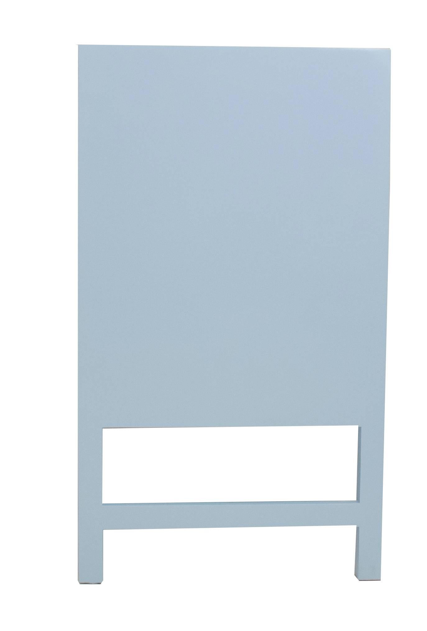 Großes blau lackiertes modernes Sideboard, anpassbar, modern (Art déco) im Angebot