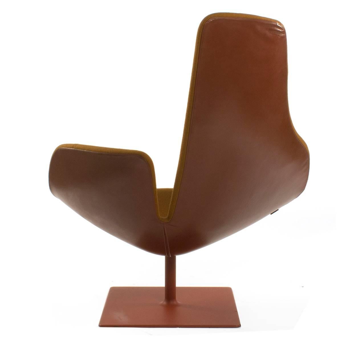 Moroso Fjord Relax Swivel Armchair by Patricia Urquiola, Italy In Good Condition For Sale In Brooklyn, NY