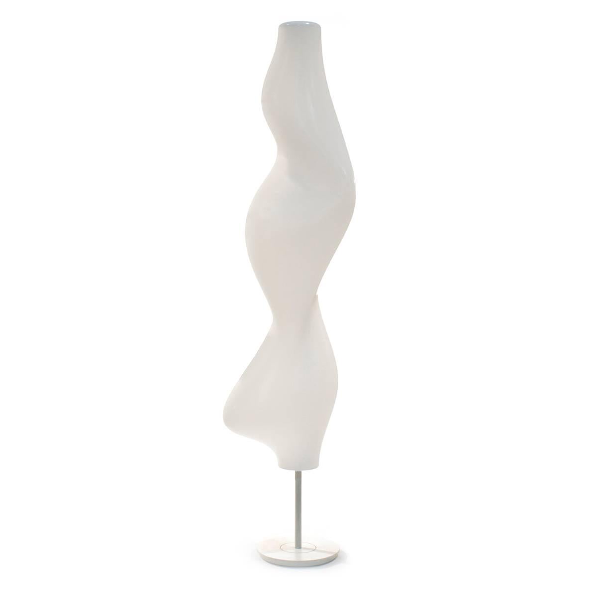 Karim Rashid creates a translucent biomorphic form to create a stunning light. It is a floor standing lamp that features a diffuser in rotationally molded polyethylene which gets fitted in a stem. The stem stands on a base that is made of aluminum.