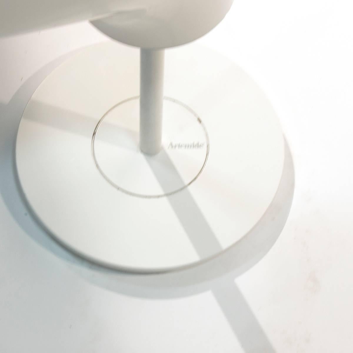 Artemide Empirico Floor Lamp by Karim Rashid, Italy In Good Condition For Sale In Brooklyn, NY
