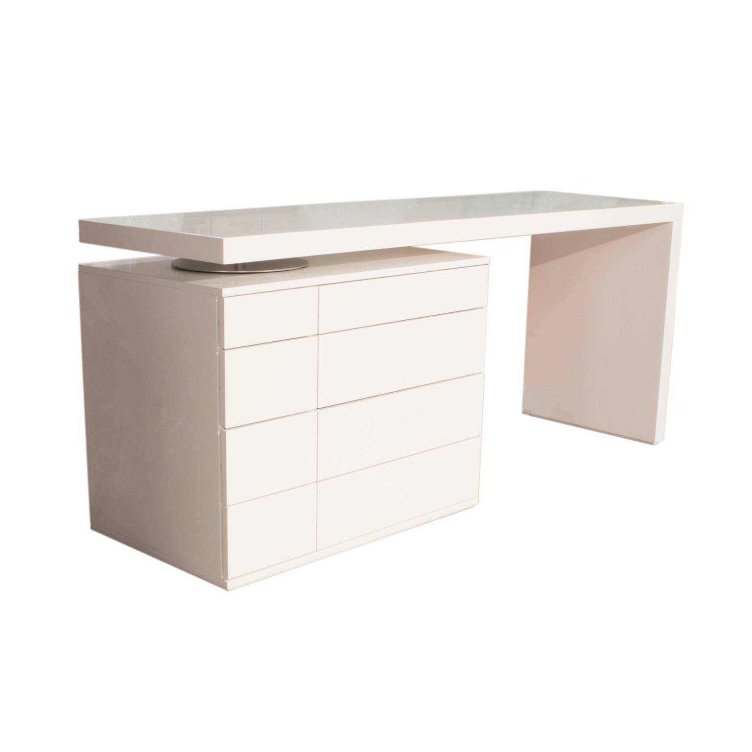 Chest of drawers with pivoting desktop. L18 71 00 / L18 70 01