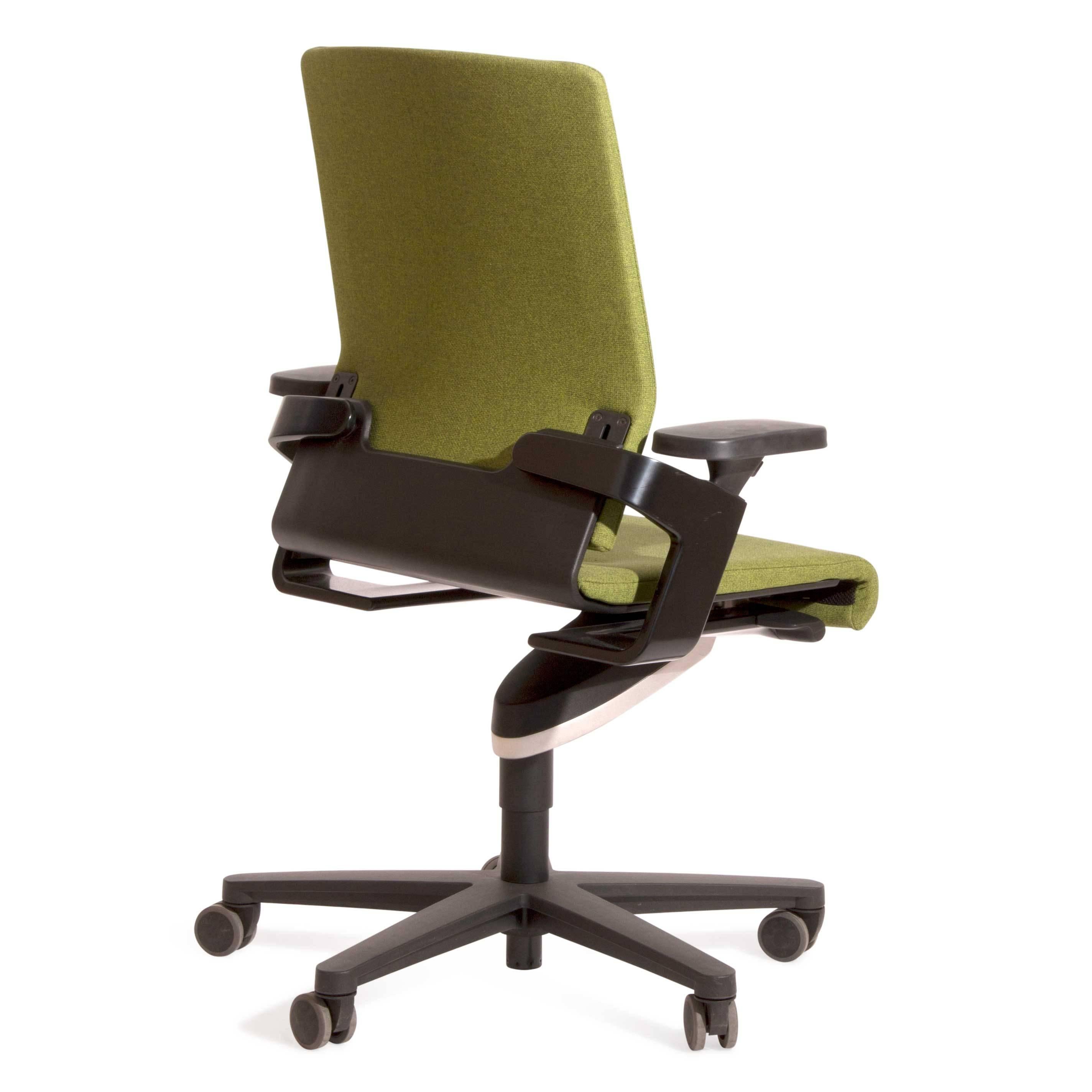 Green Fabric on 174/7 Task Armchair by Wiege for Wilkhahn, Germany In Good Condition For Sale In Brooklyn, NY