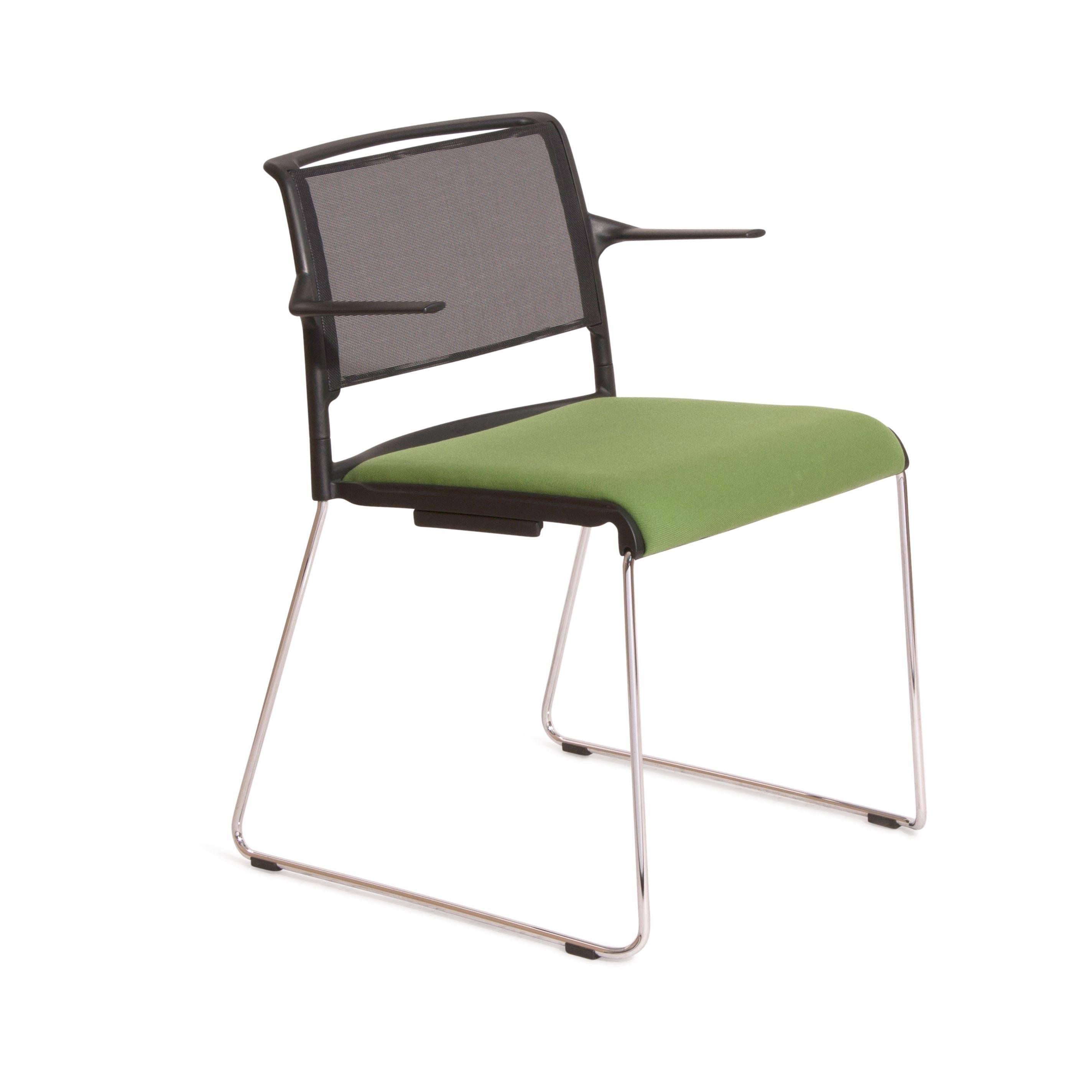 A small masterpiece: Quick and easy handling are important features for multifunctional furniture. Aline's lightness and strength are making life easier: A handle in the backrest provides a good grip when the chair are being moved or stacked. An