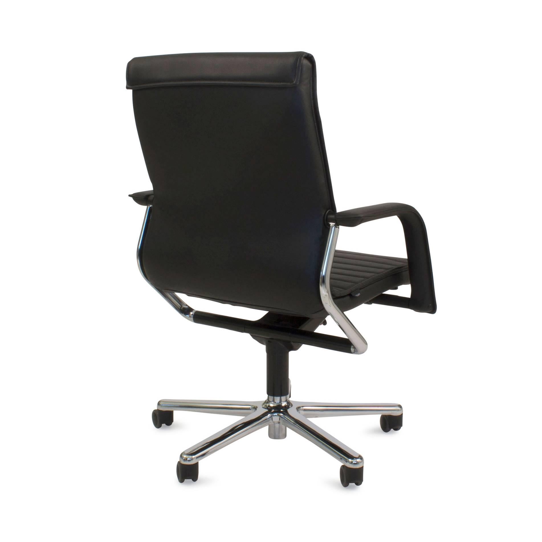 Italian Black Leather FS 220/82 Office Swivel Task Chair by Franck & Sauer for Wilkhahn For Sale