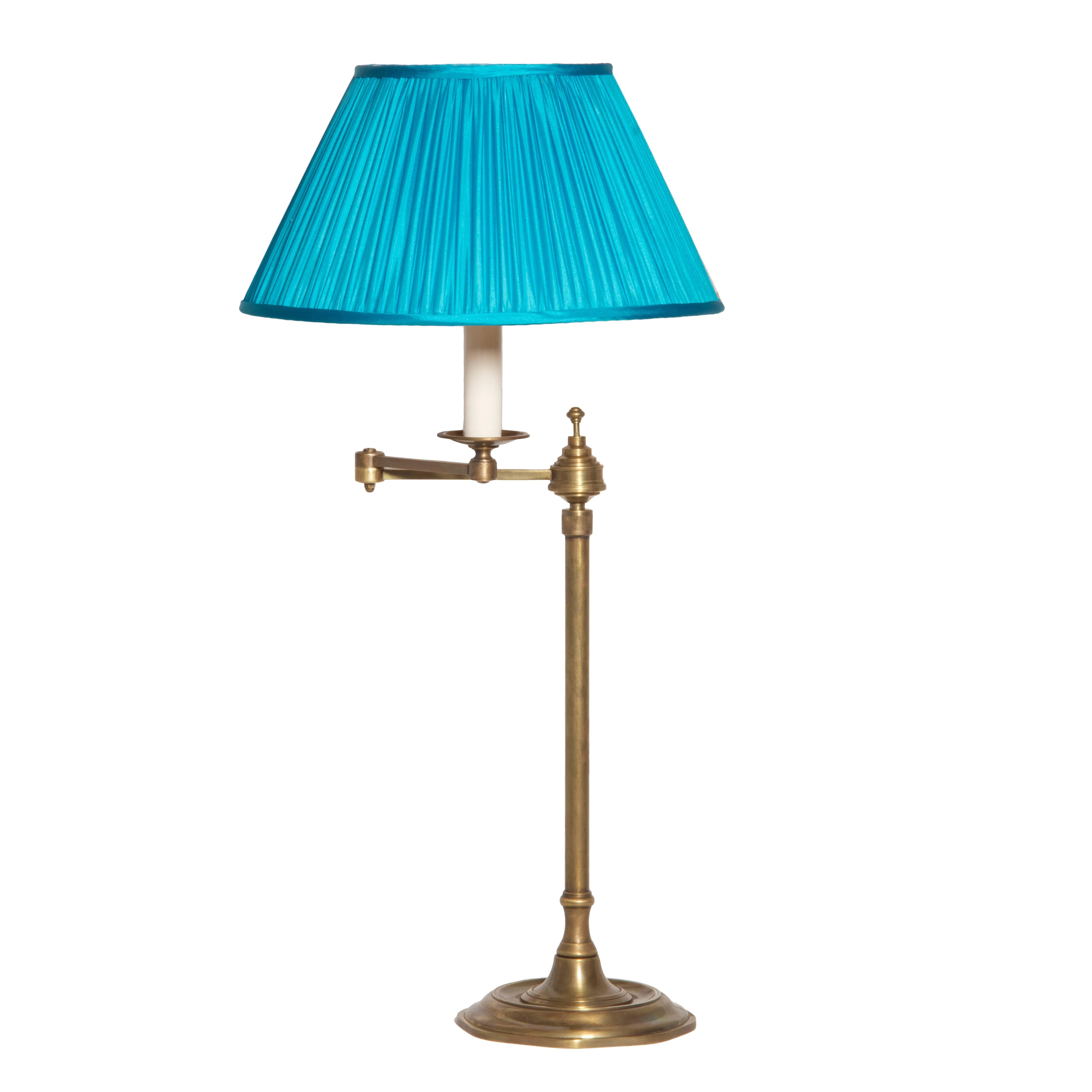 Bronze Adjustable Butler Table Lamp with Shade by William Lipton Lighting In Excellent Condition For Sale In Brooklyn, NY