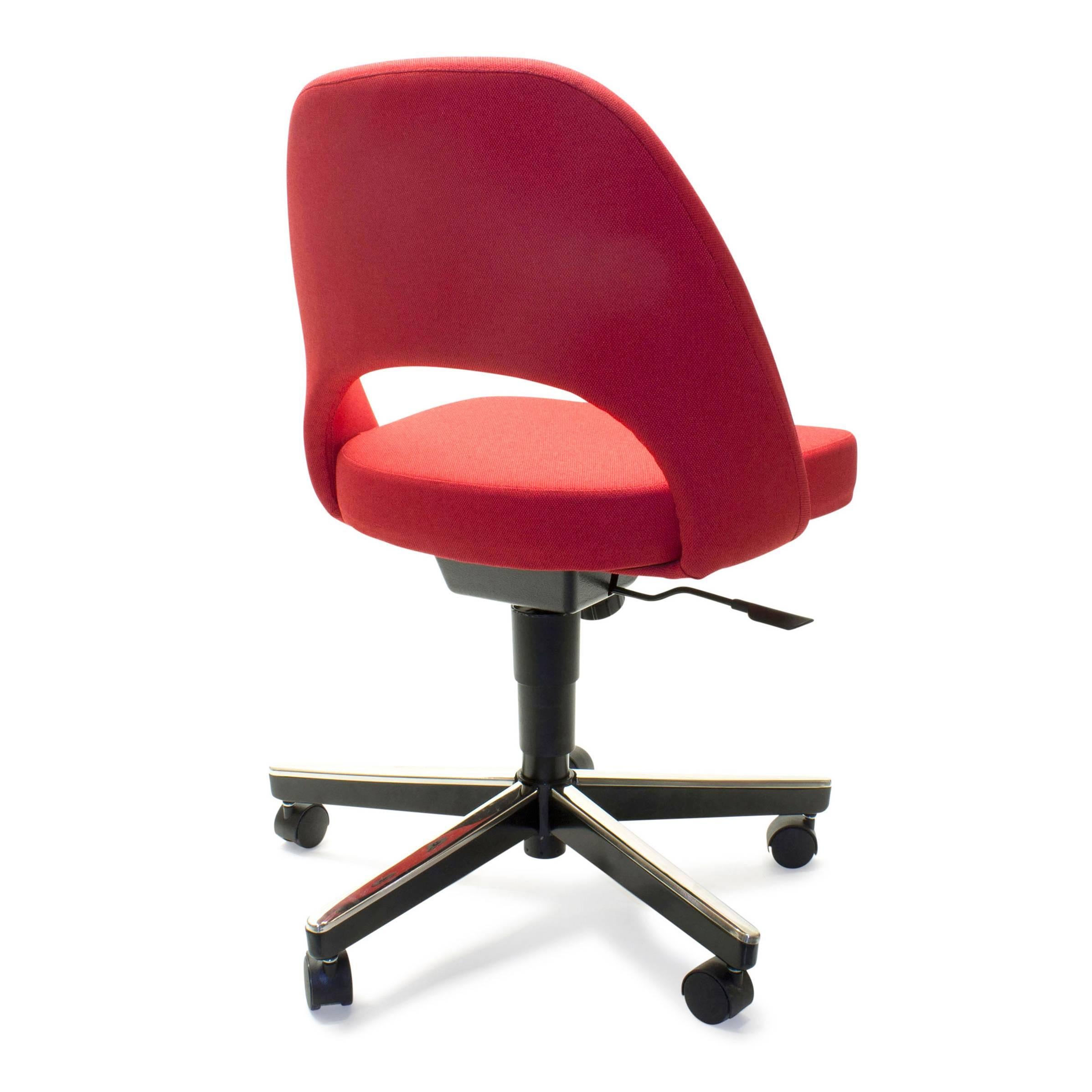 American Red Eero Saarinen Adjustable Swivel Office Task Chair by Knoll, USA For Sale