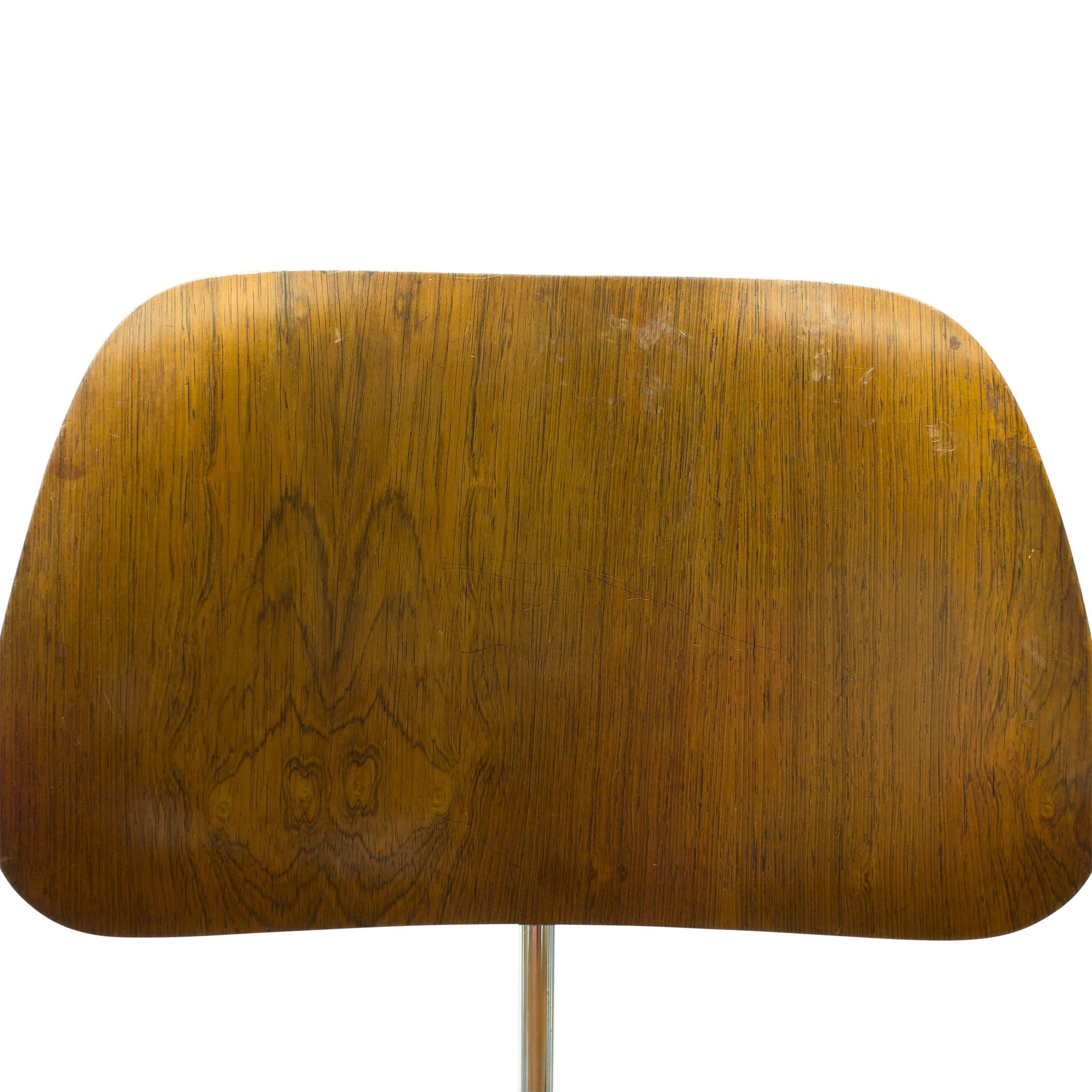 Authentic Vintage Rosewood Herman Miller DCW Chair by Charles & Ray Eames In Fair Condition For Sale In Brooklyn, NY