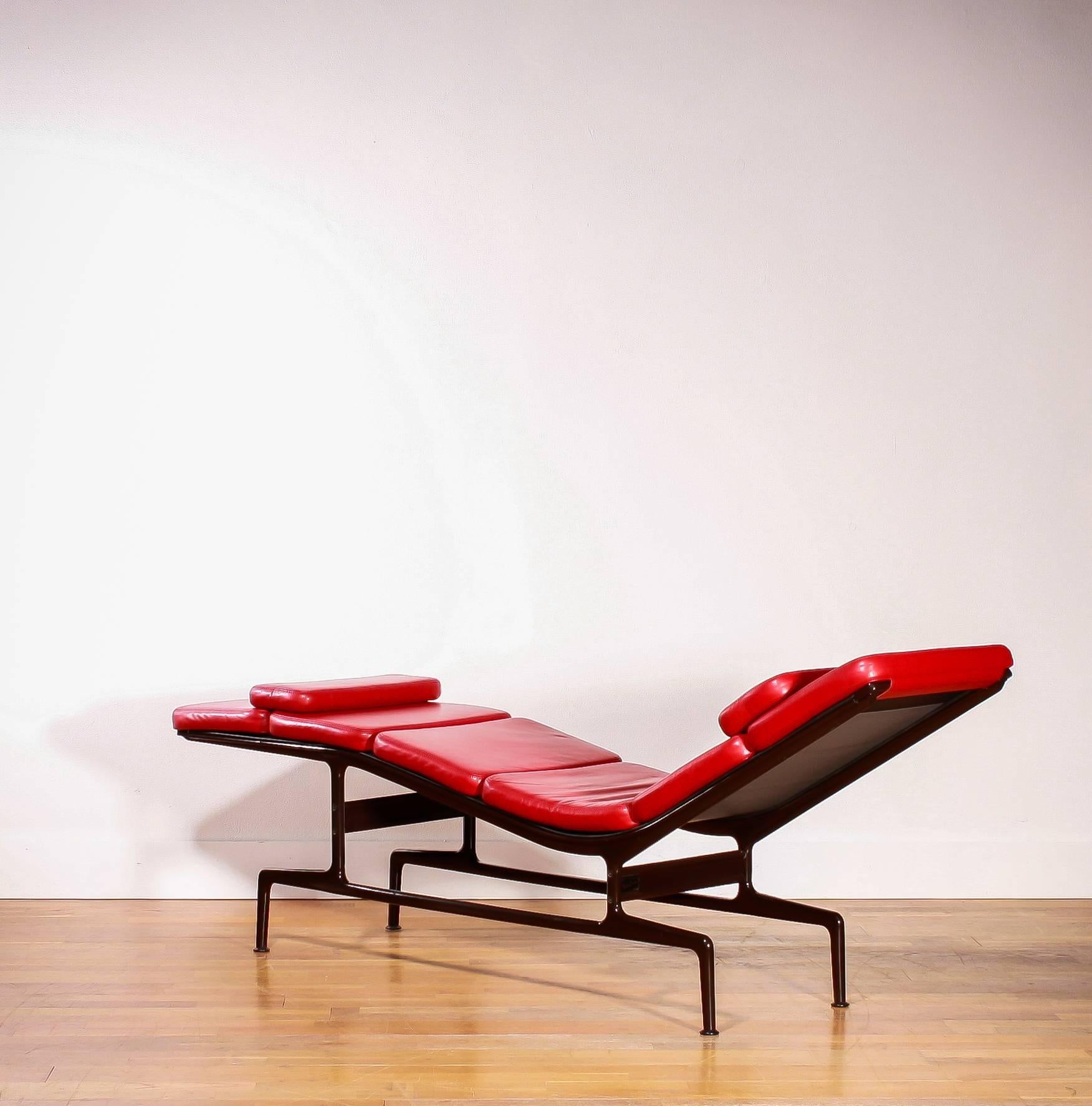 eames day bed