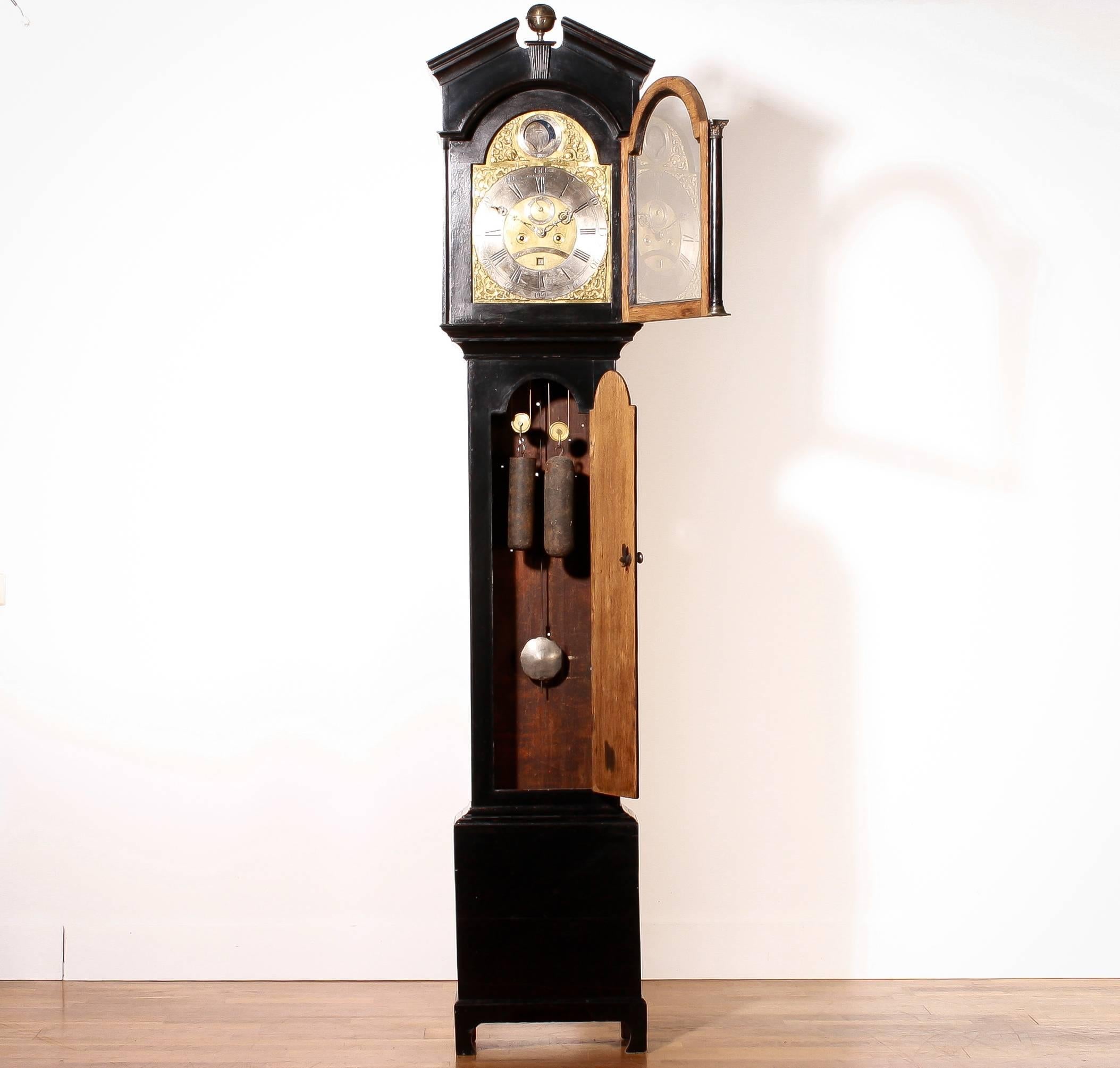 Early 18th Century, London Longcase Clock in Black Polish in Excellent Condition 1