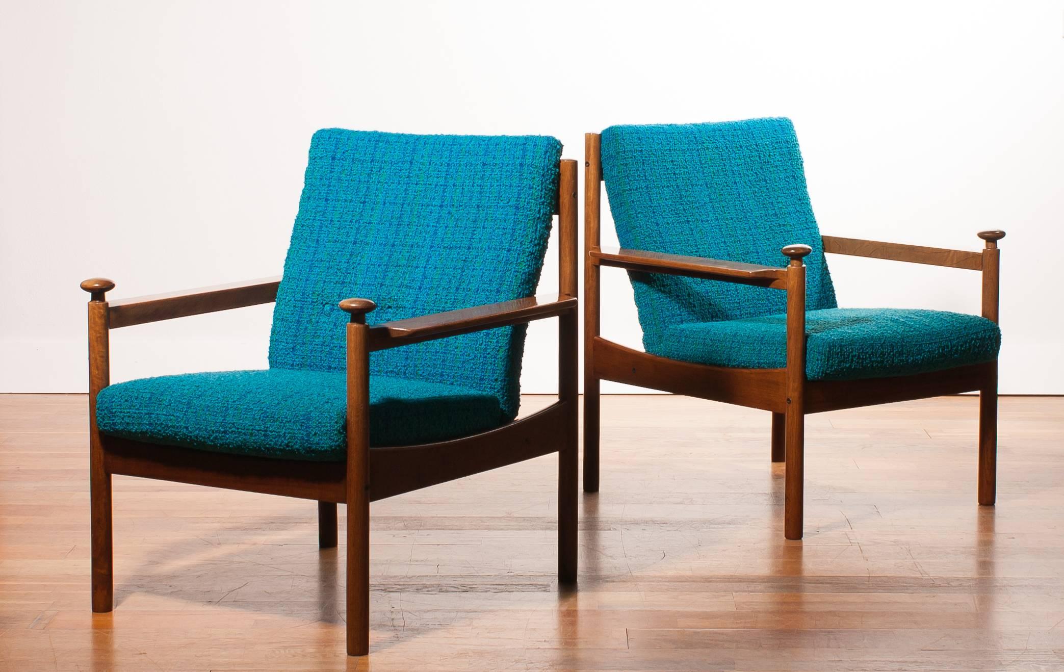 Beautiful chairs designed by Torbjørn Afdal for Sandvik & Co Mobler Norway.
The wooden frame with the blue fabric cushions makes it a very nice combination.
Period 1950s
Dimensions: H 83 cm, W 70 cm, D 71 cm, Sh 40 cm.