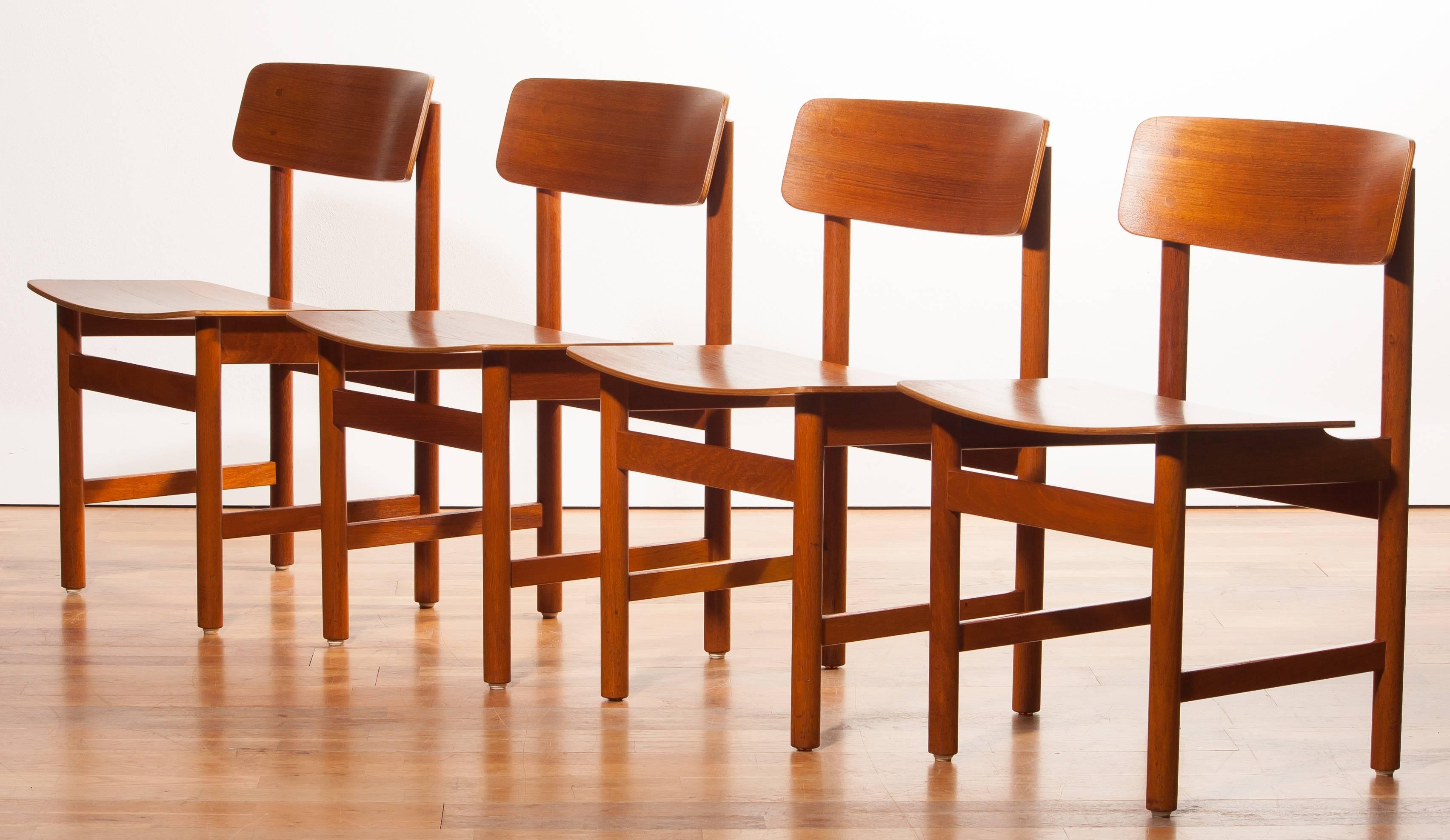 1960s, a Set of Four Teak Plywood Dining Chairs by Børge Mogensen Attributes In Excellent Condition In Silvolde, Gelderland