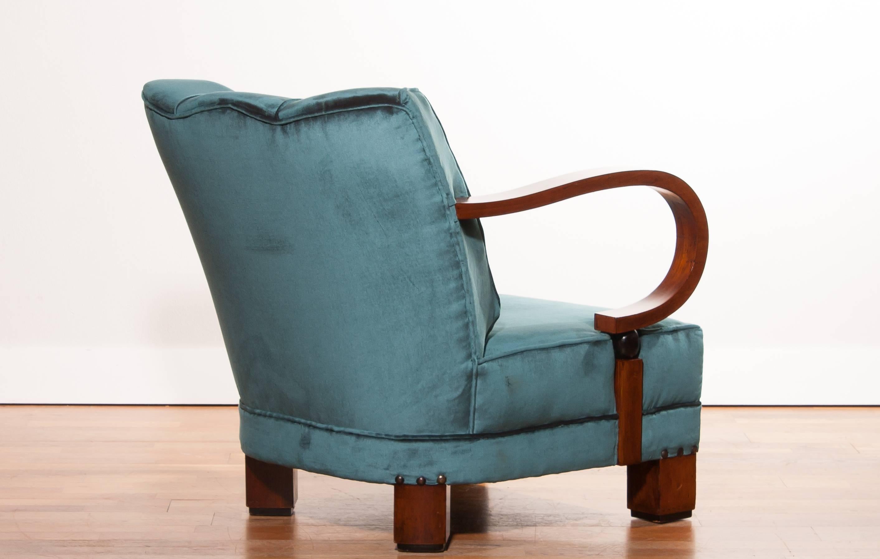 1920s, Art Deco Blue Velvet Club Chair In Excellent Condition In Silvolde, Gelderland