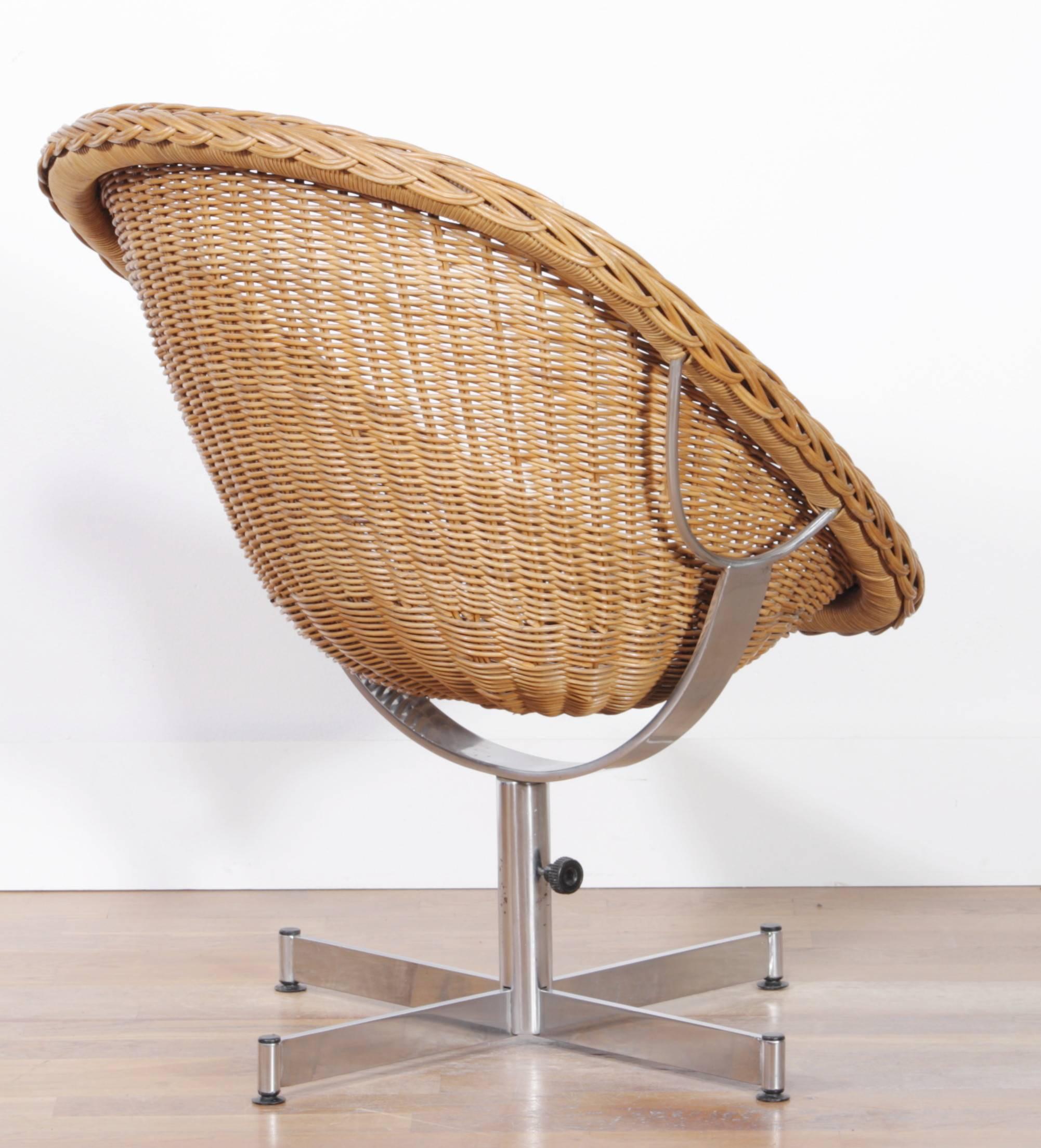 1960s, Rattan Swivel Chair by Dirk Van Sliedregt for Gebroeders Jonkers 2