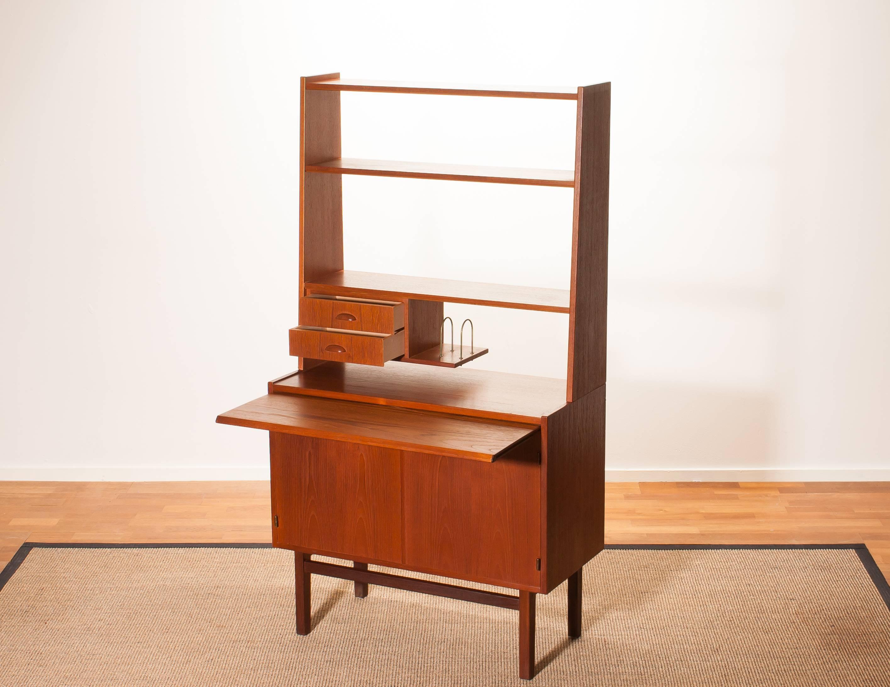 1950s Teak Secretaire Cabinet by Hovmantorp In Excellent Condition In Silvolde, Gelderland