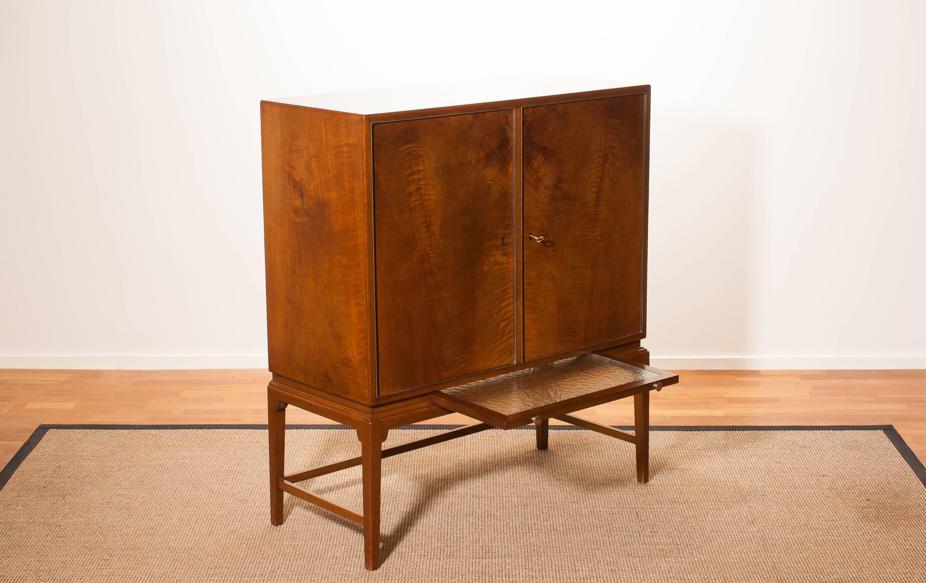 1950s, Burl Wood Cabinet by Boet Sweden In Excellent Condition In Silvolde, Gelderland