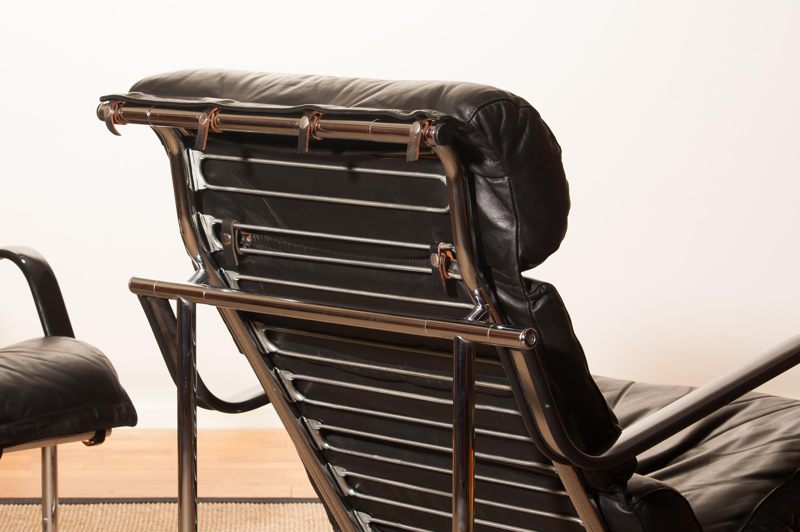 1970s, Set of Two Black Leather 'Remmie' Lounge Chairs, Yrjö Kukkapuro, Finland In Good Condition In Silvolde, Gelderland