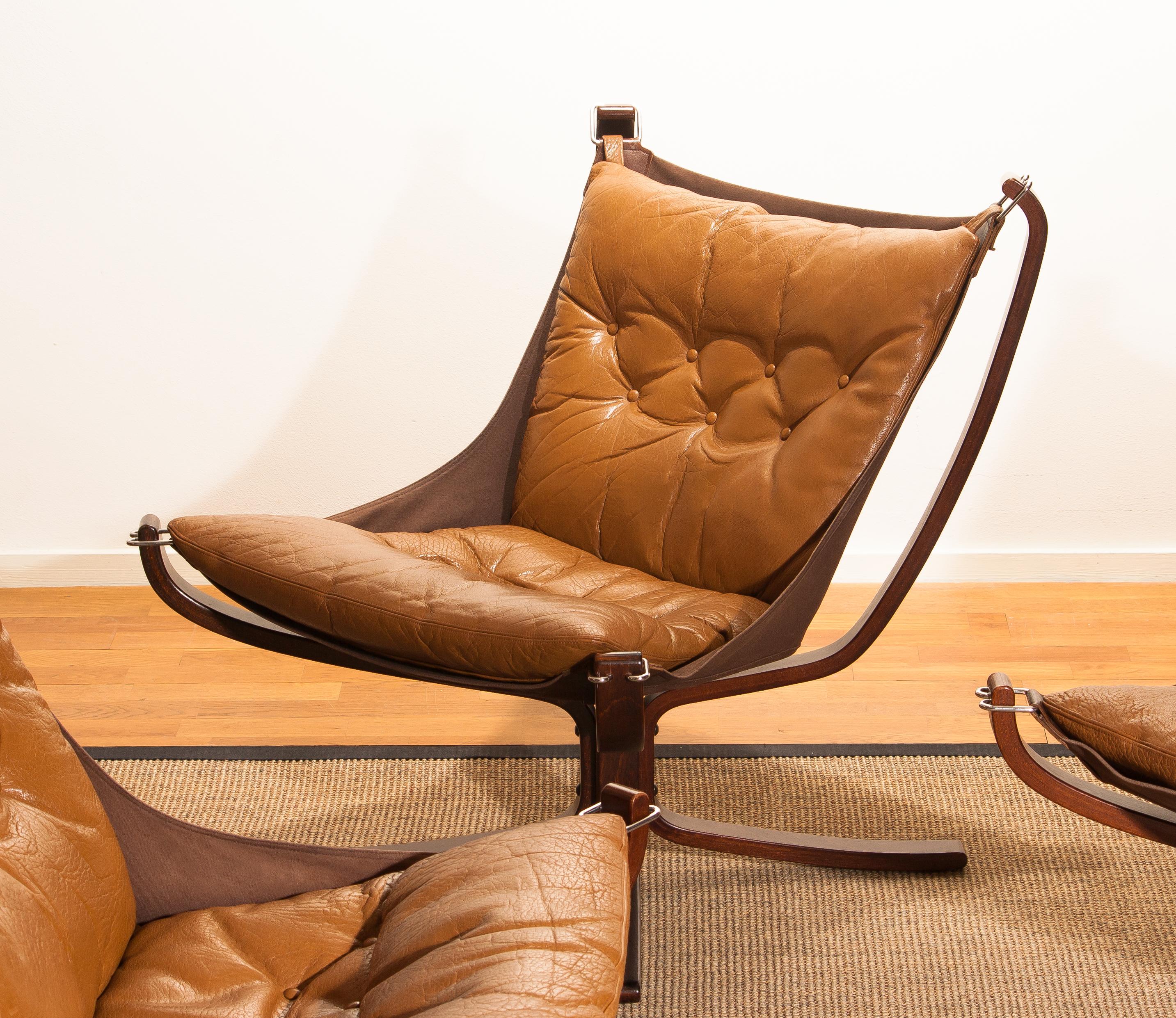 Three Camel Leather 'Falcon' Lounge Chairs and Coffee Table by Sigurd Ressell 4