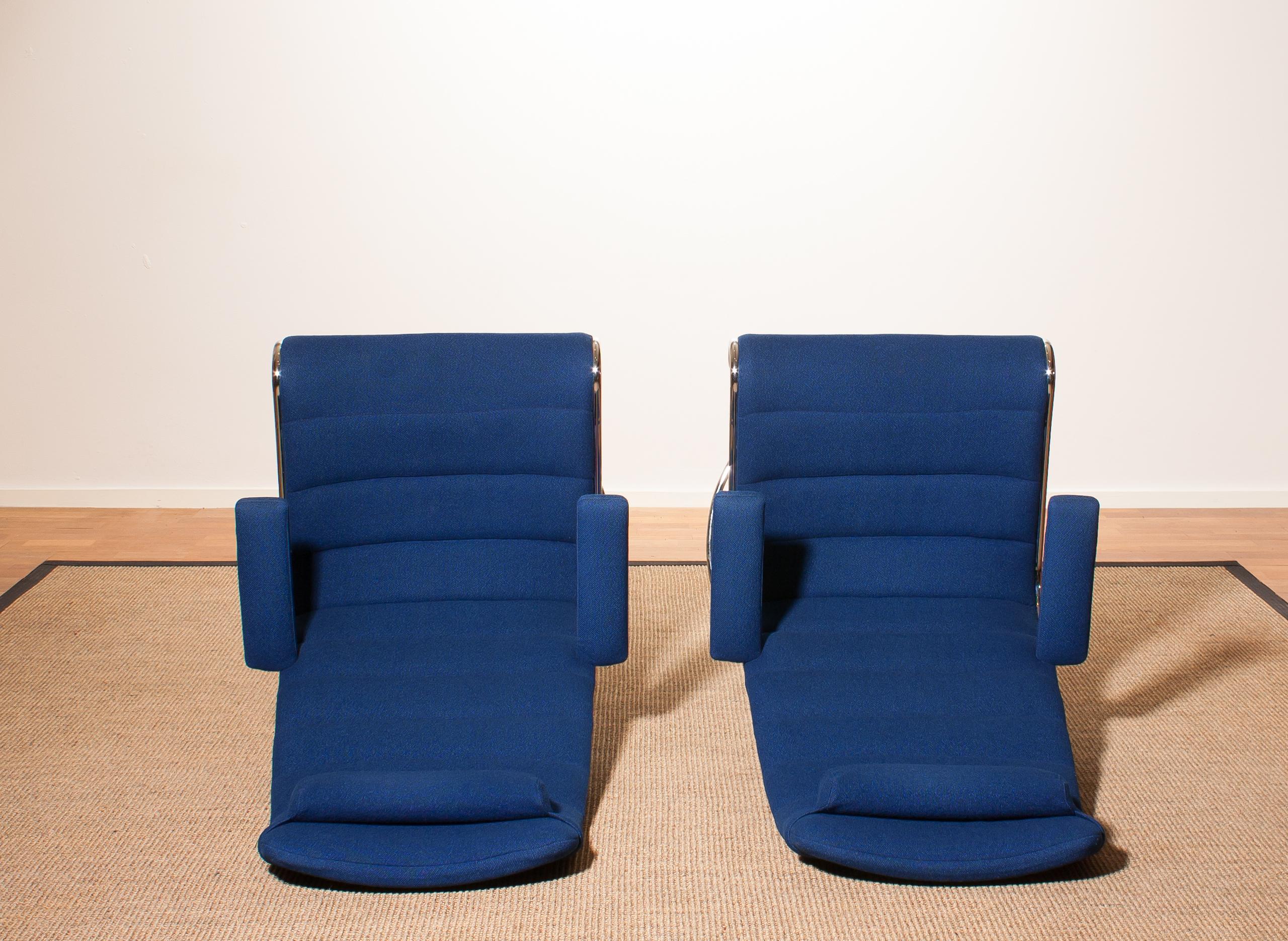 1980s, Chrome Set of Two Royal Blue 'Minister' Swivel Chairs by Bruno Mathsson 4