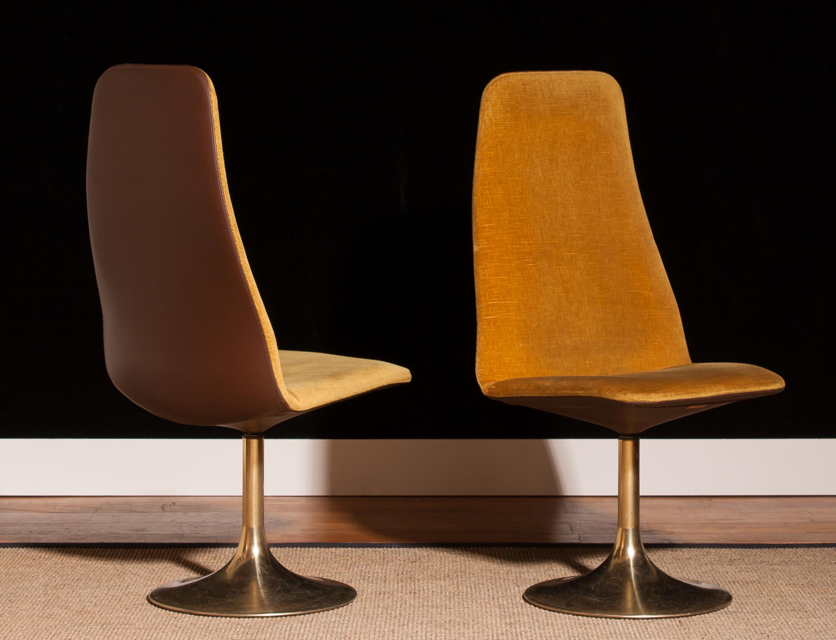 Late 20th Century 1970s, a Pair of Gold Velours and Brass Swivel Chairs by Johanson Design