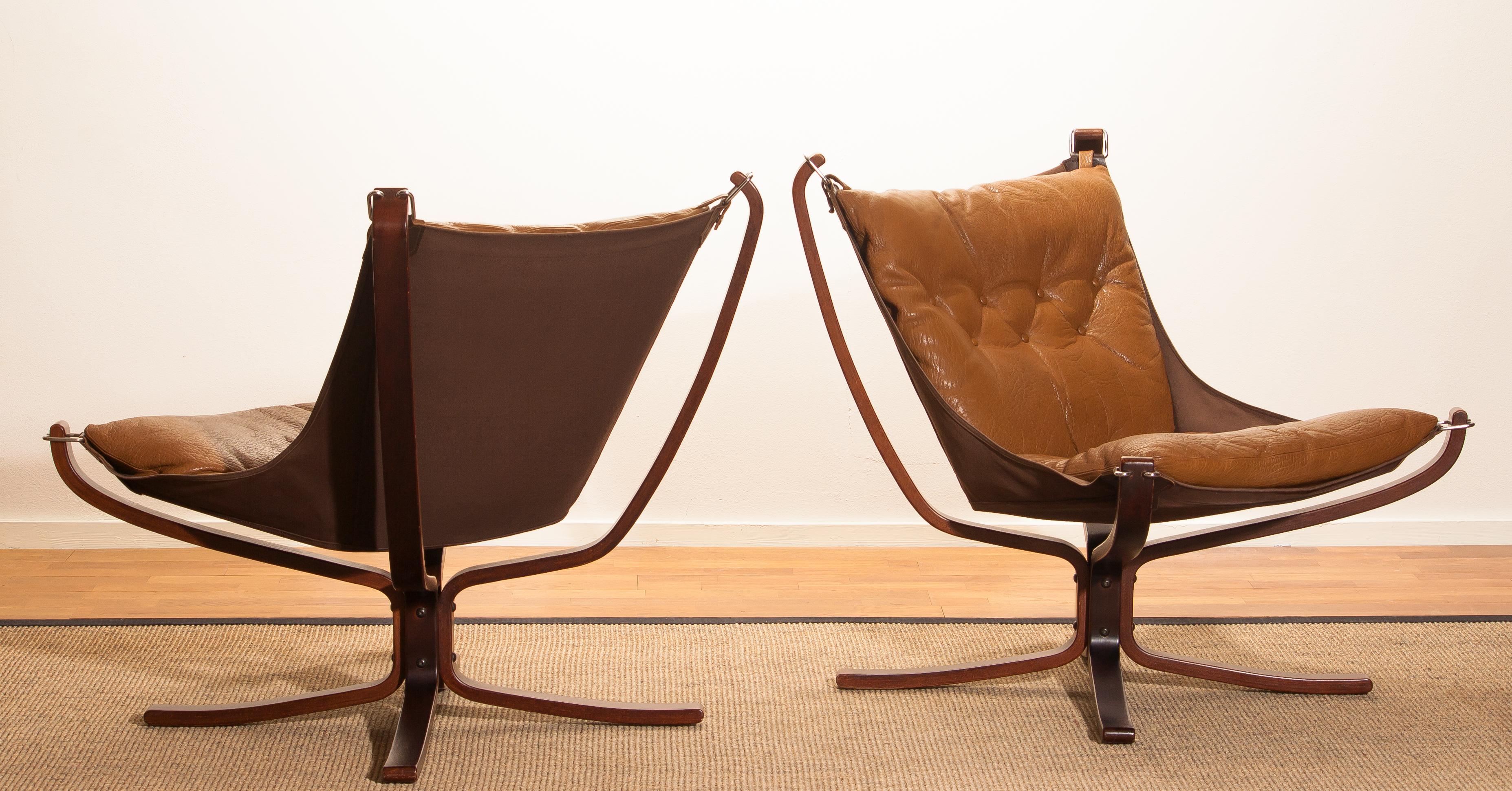 Set Camel Leather 'Falcon' Lounge Chairs and Coffee Table by Sigurd Ressell 1