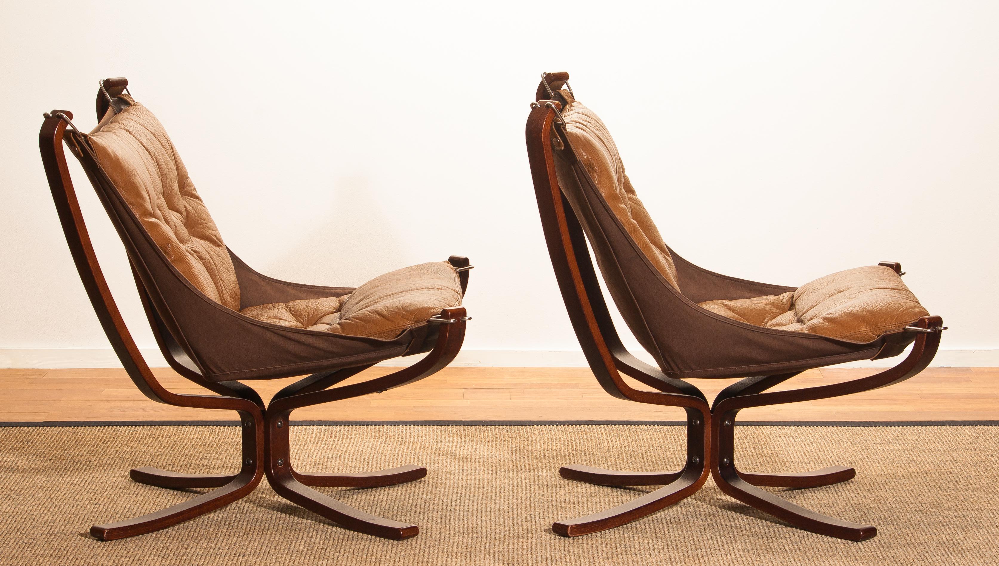 Set Camel Leather 'Falcon' Lounge Chairs and Coffee Table by Sigurd Ressell 4