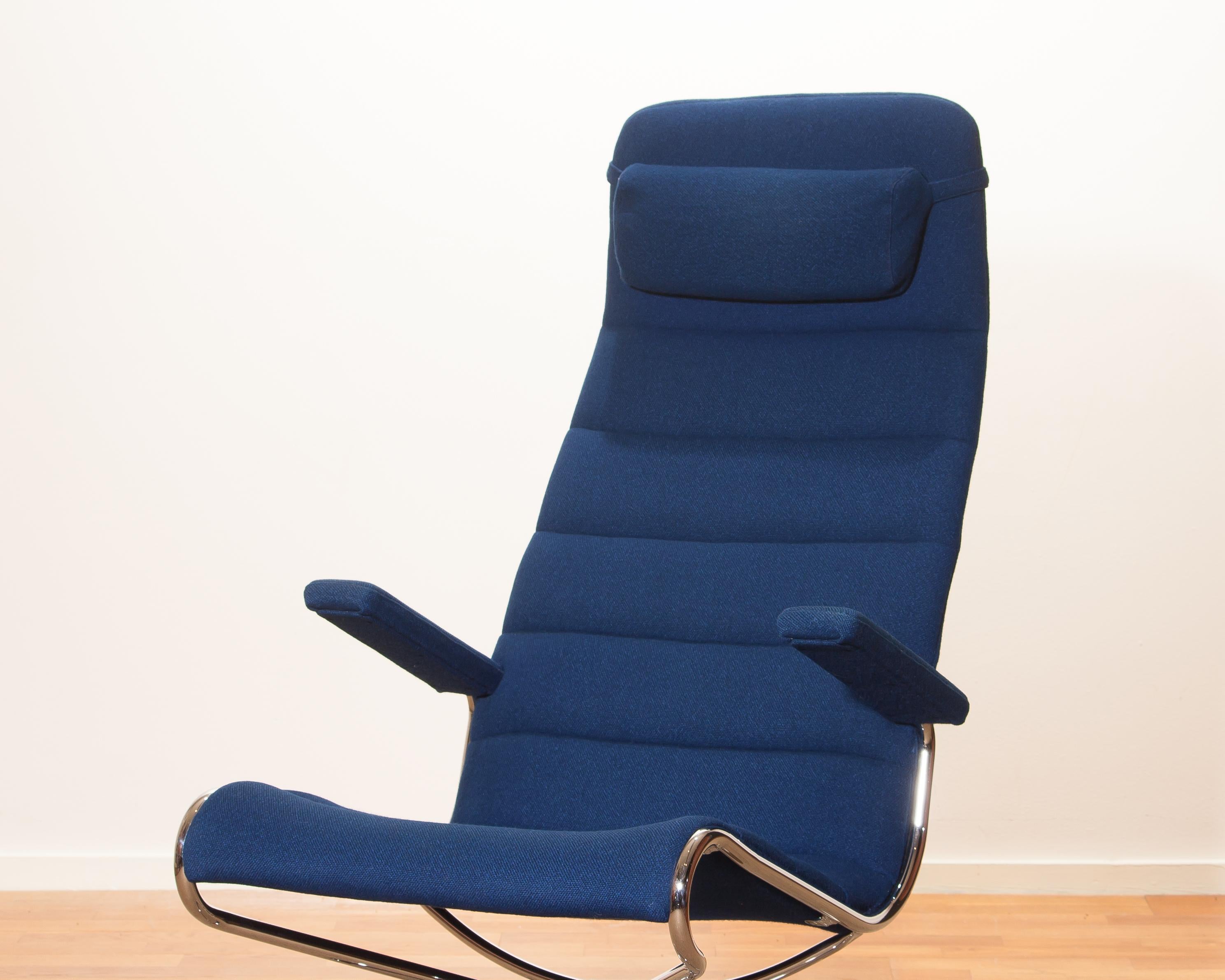 1980s, Chrome with Royal Blue Fabric 'Minister' Swivel Chair by Bruno Mathsson 4