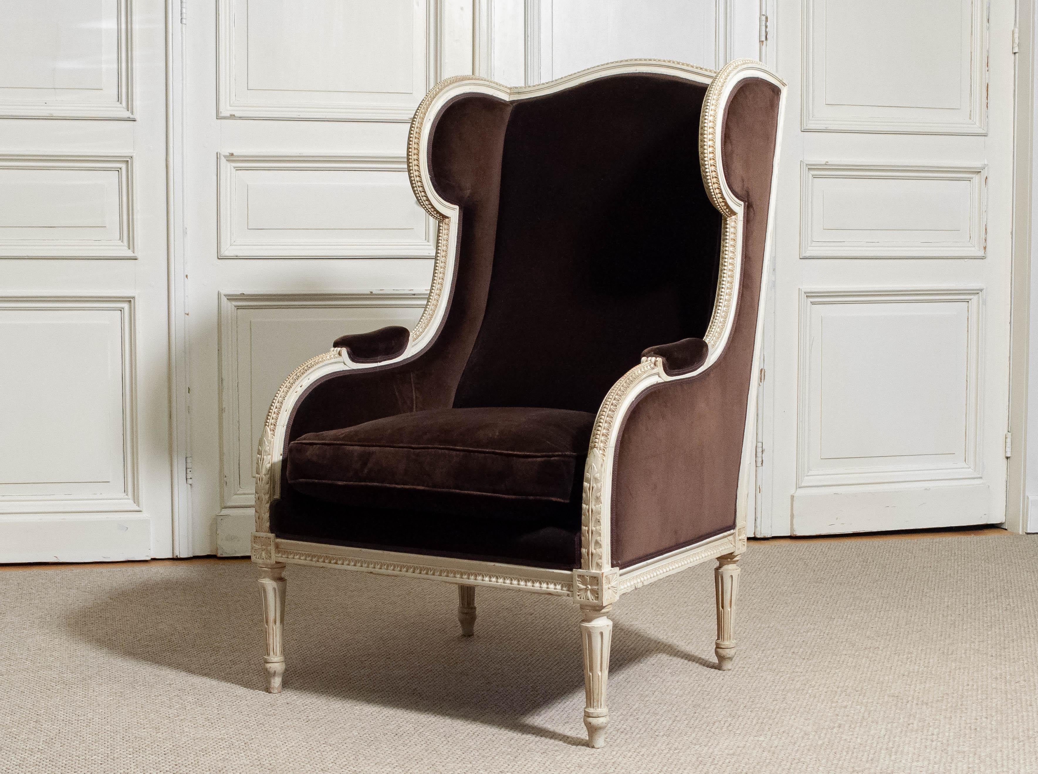 Fauteuil à dossier en velours brun de style Louis de France du XIXe siècle en vente 2