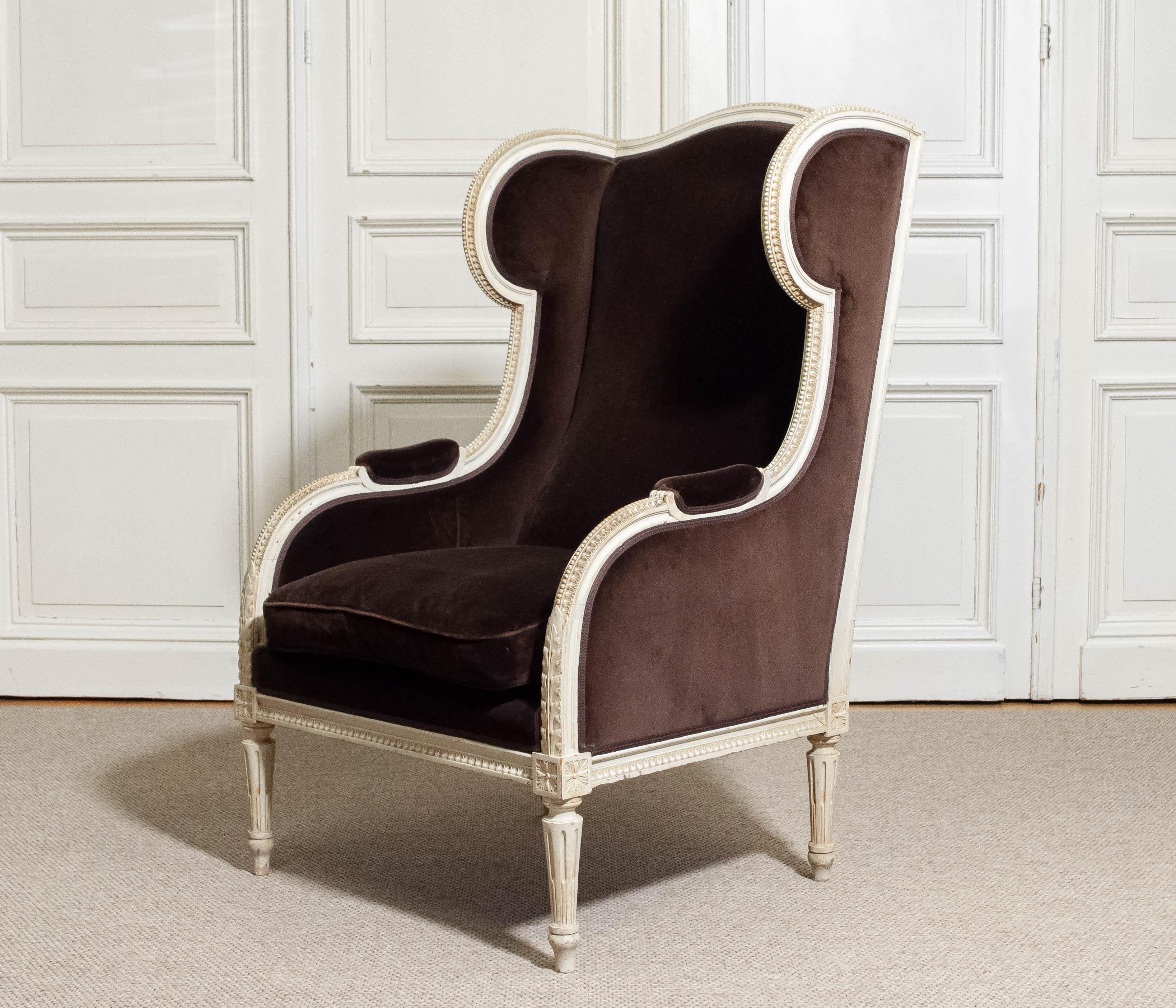Fauteuil à dossier en velours brun de style Louis de France du XIXe siècle en vente 3
