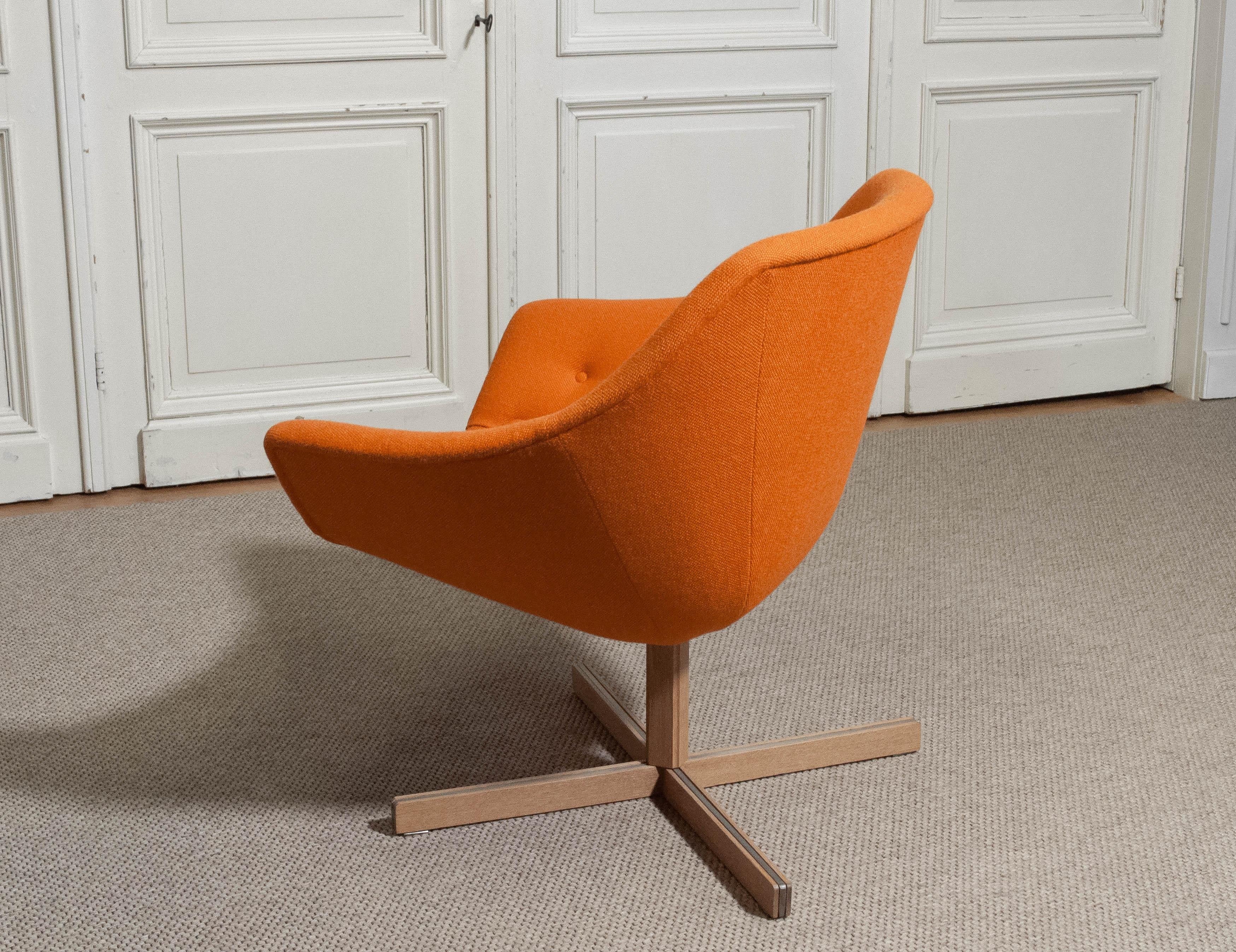 Chaise pivotante des années 1960 par Carl Gustaf Hiort af AFS pour Puunveisto OY en vente 1