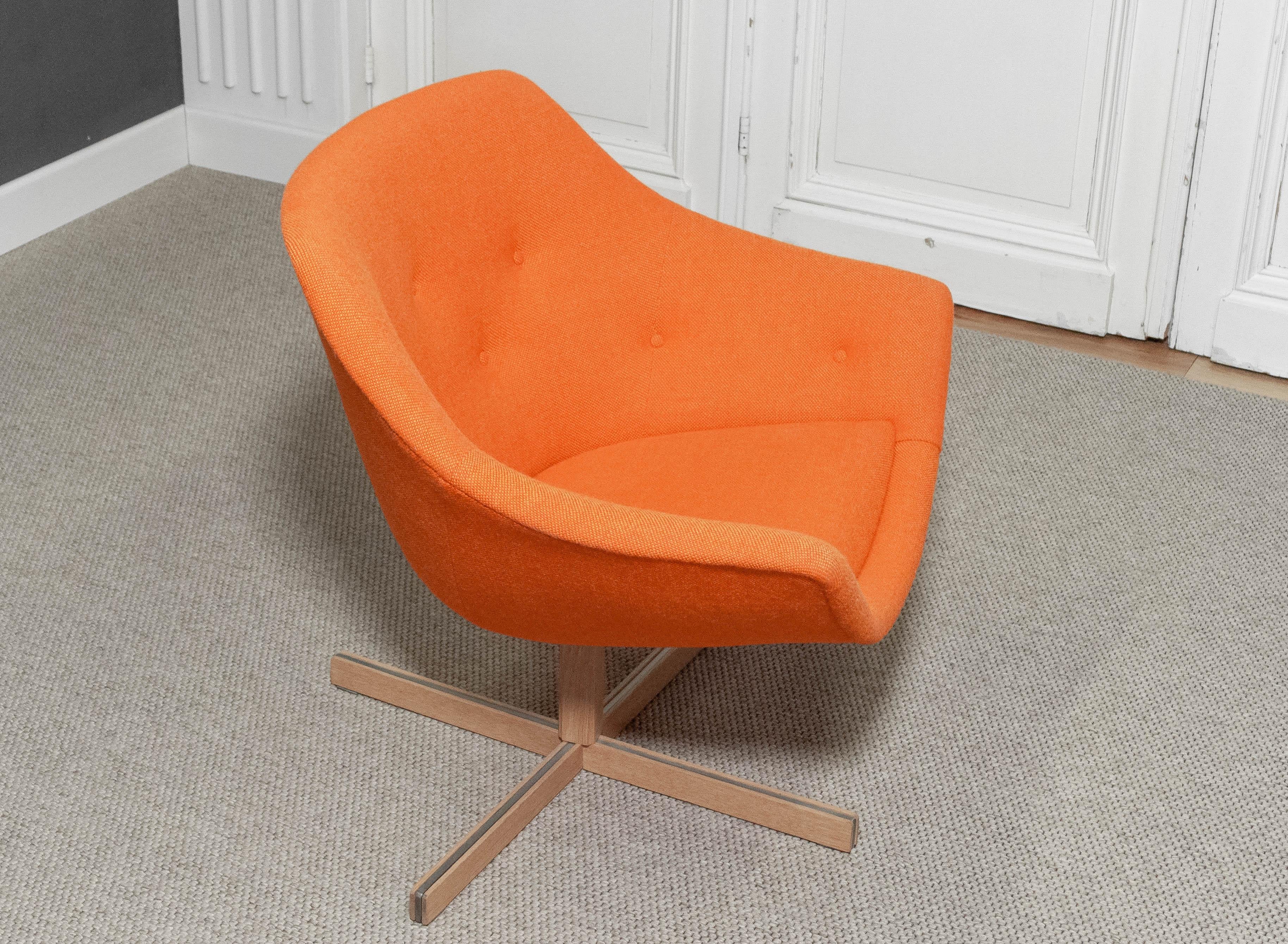 Chaise pivotante des années 1960 par Carl Gustaf Hiort af AFS pour Puunveisto OY en vente 5