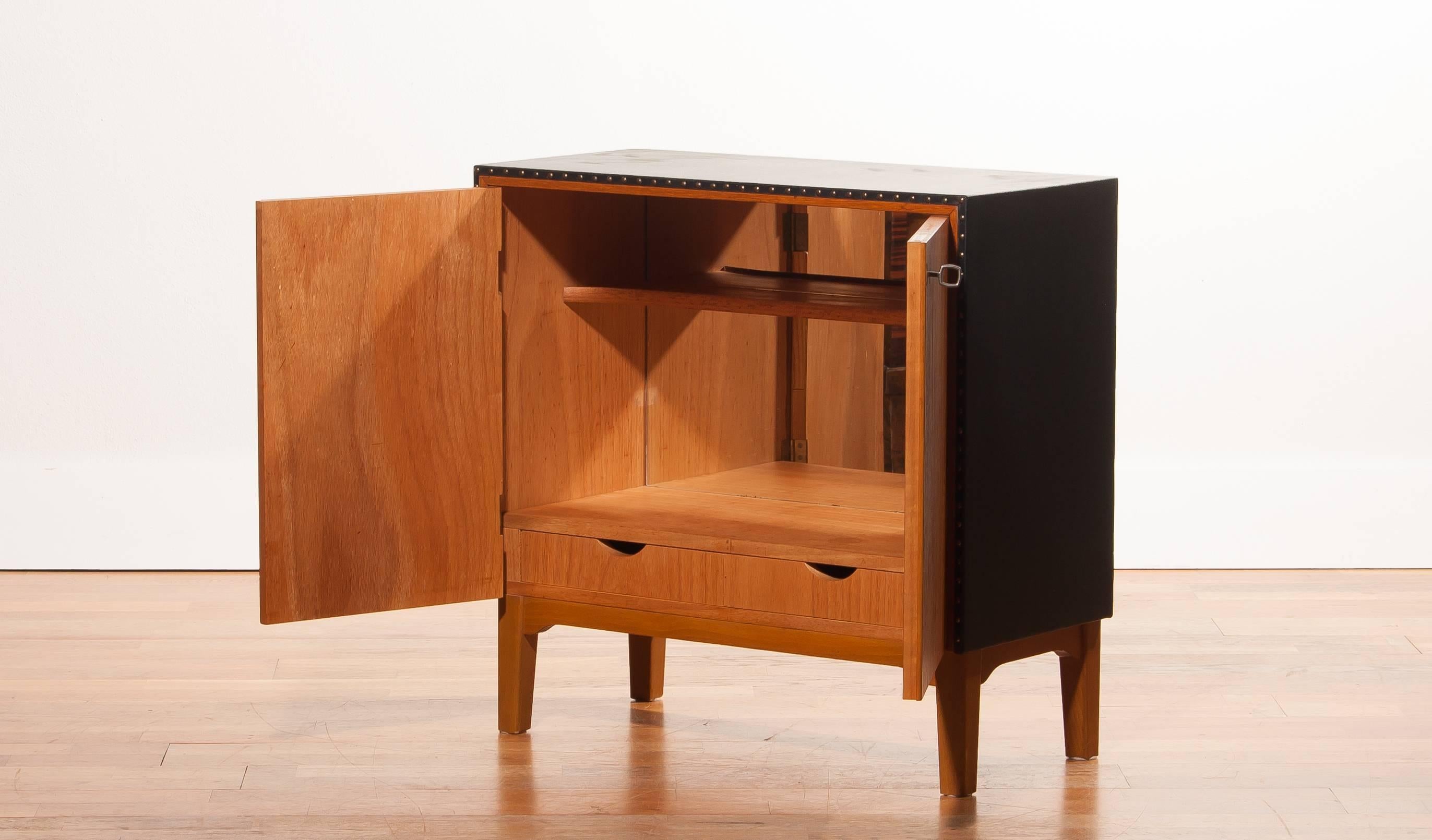 Mid-Century Modern Small Cabinet / Mini-Bar by Bertil Fridhagen for Bodafors in Teak
