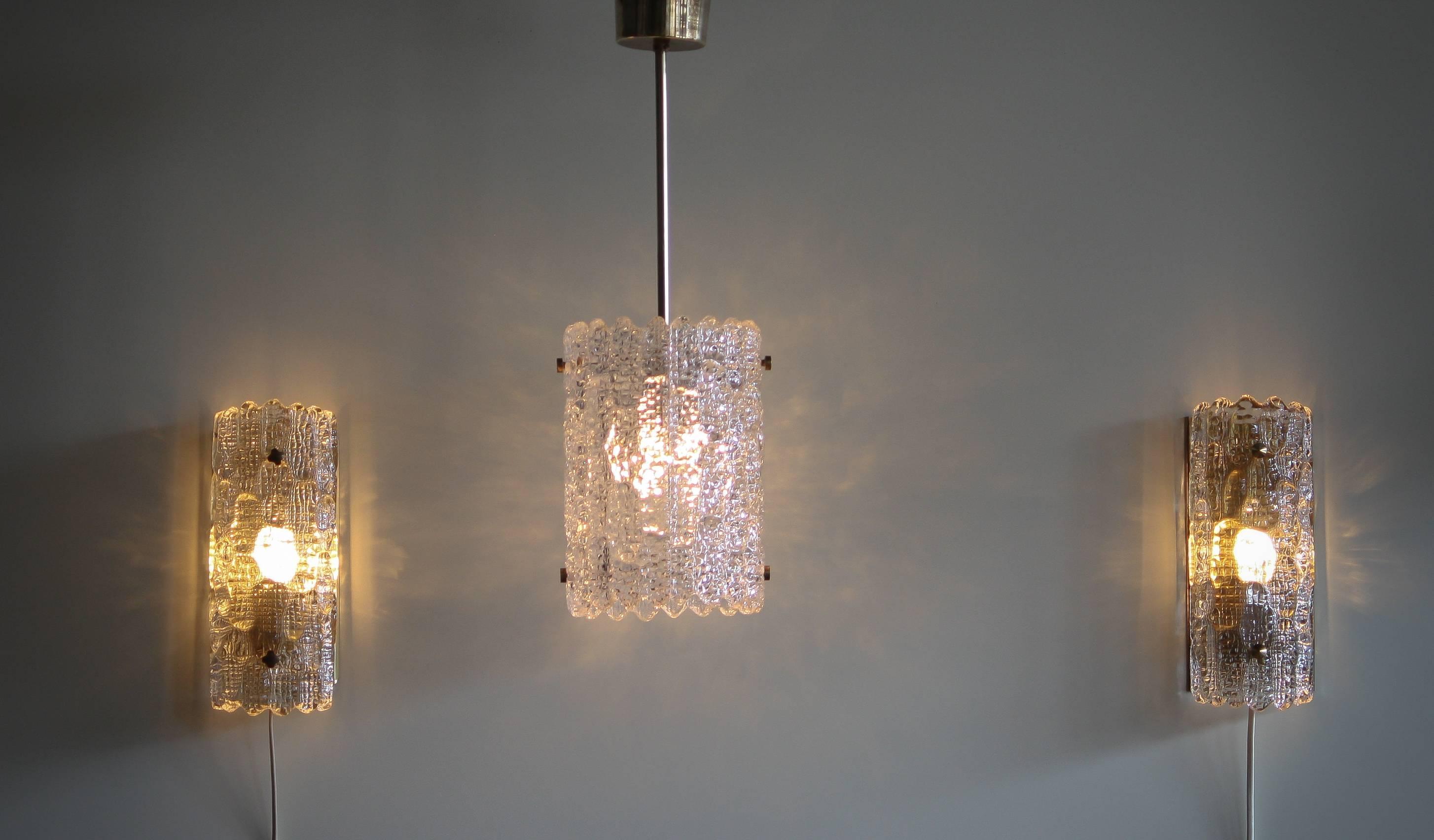 1960s, Brass and Crystal Glass Wall Light by Carl Fagerlund for Orrefors In Excellent Condition In Silvolde, Gelderland