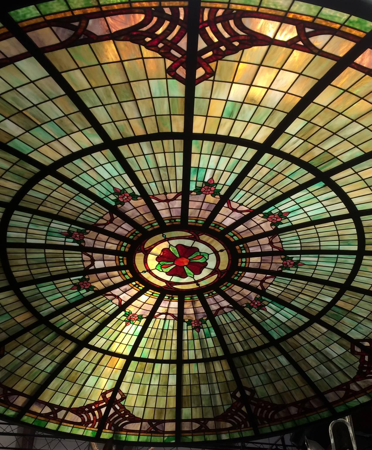 Wild Rose Stained Glass Ceiling Dome In Good Condition In Atlanta, GA