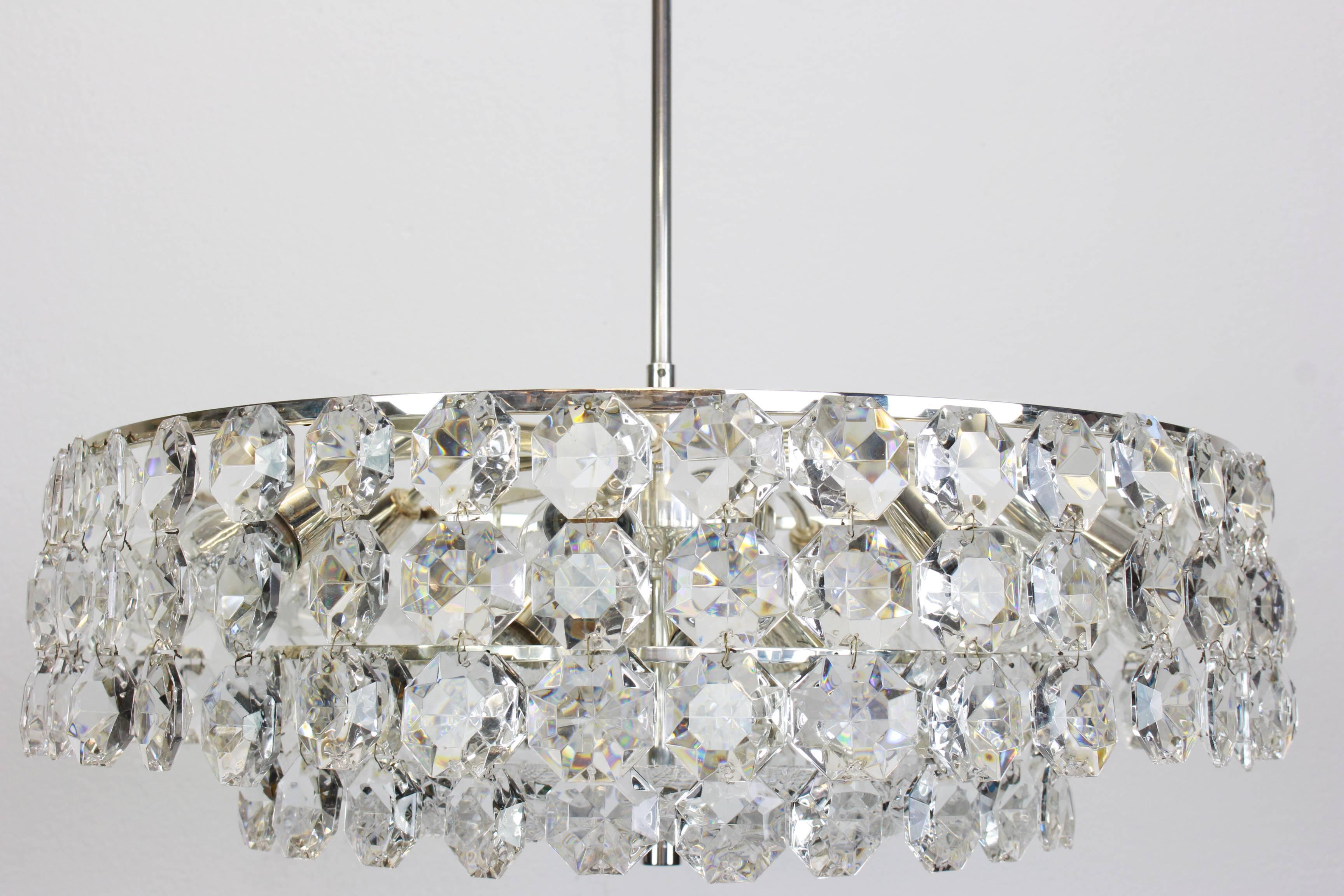 A stunning chandelier by Bakalowits & Sohne, Austria, manufactured in circa 1960-1969. A handmade and high quality piece. Wonderful facetted crystal glass elements. 

Sockets: 15 x E14 candelabra bulbs.

Drop rod can be adjusted as required,