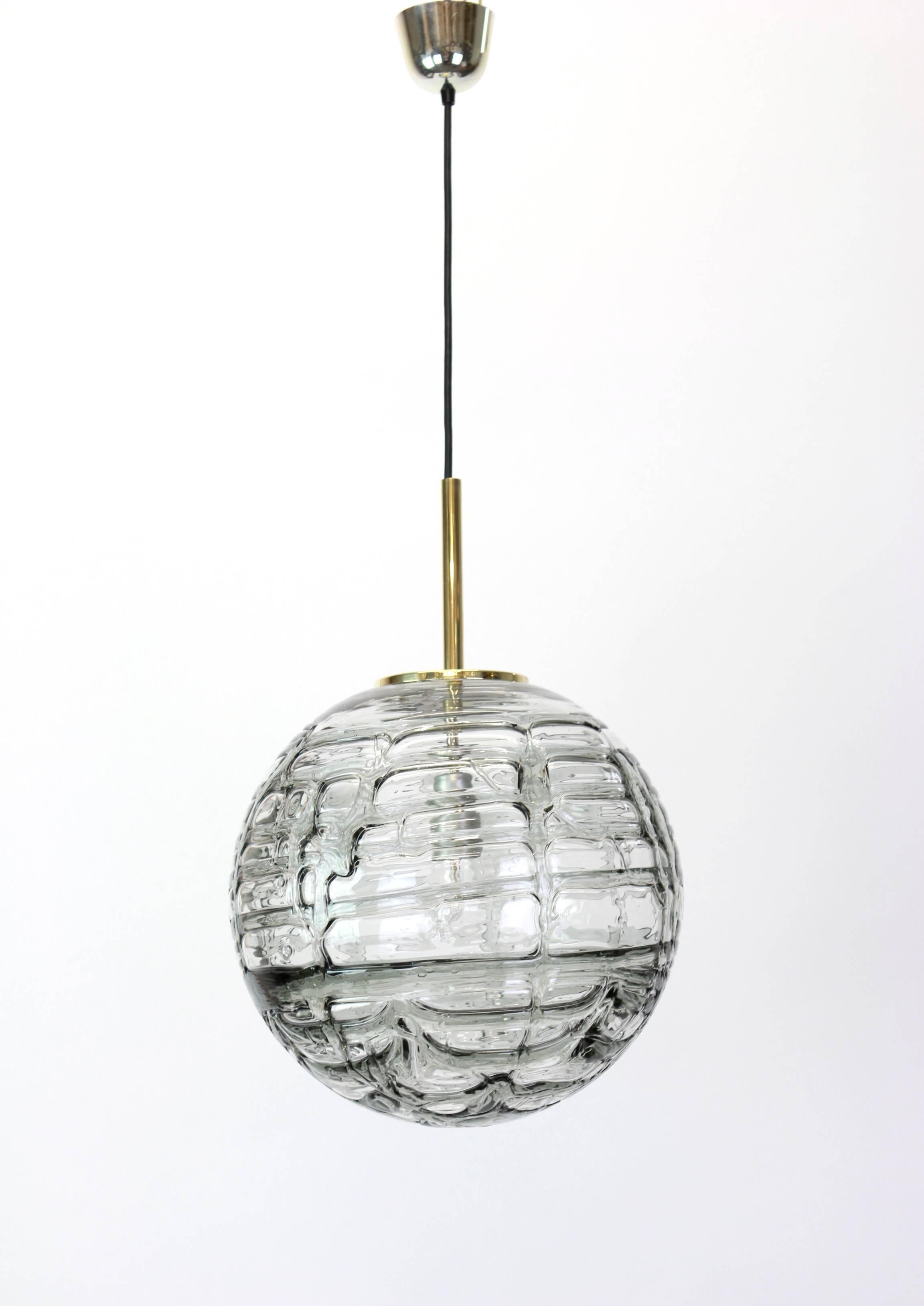 Doria ceiling light with large volcanic Murano glass ball.
High quality of materials - gives a wonderful light effect when it is on.

Sockets: One x E27 standard bulbs. Max 80 watt and function on voltage from 110 till 240 volts. (for USA - UK –