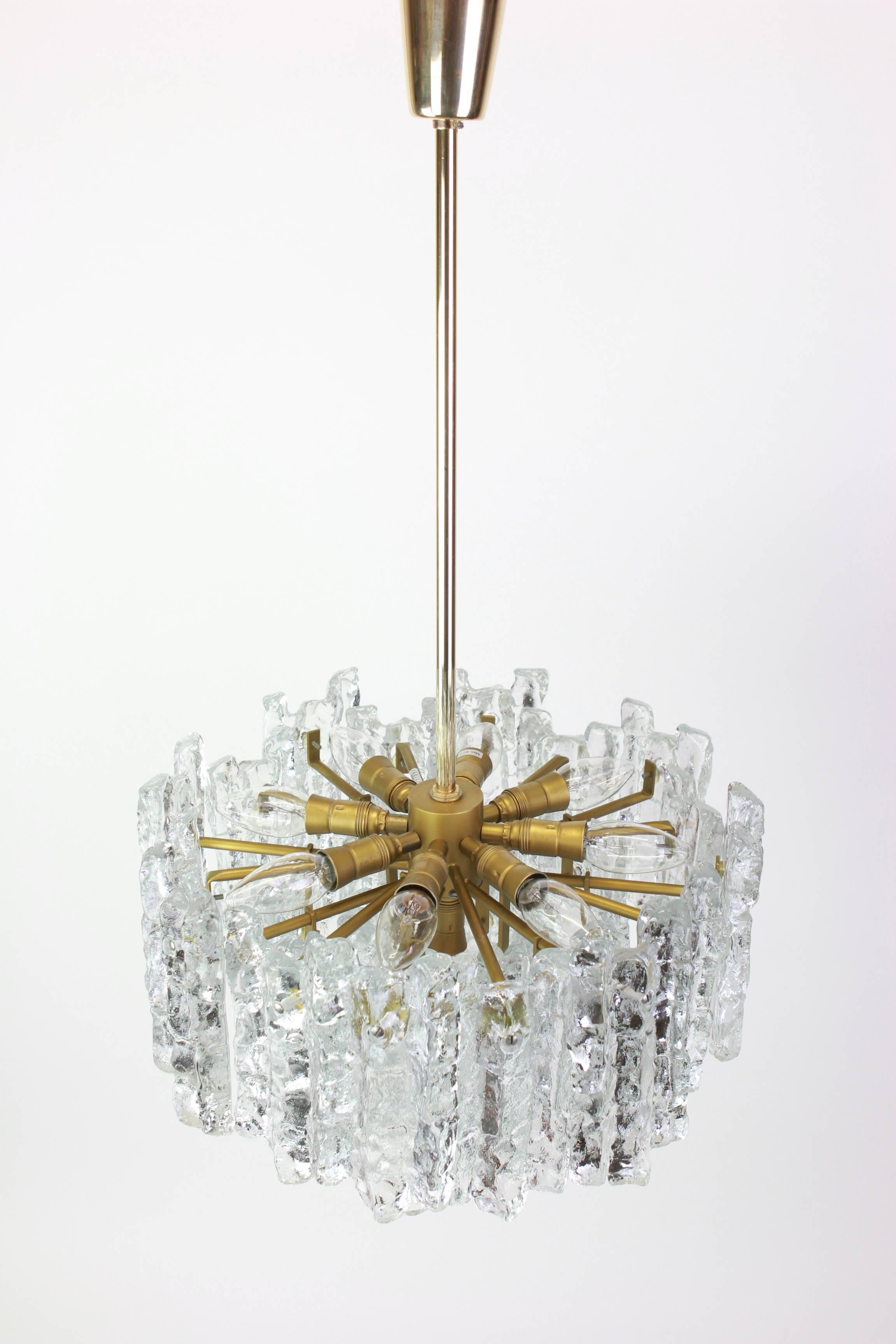 Large Murano Ice Glass and Brass Chandelier by Kalmar, Austria, 1960s In Excellent Condition In Aachen, NRW